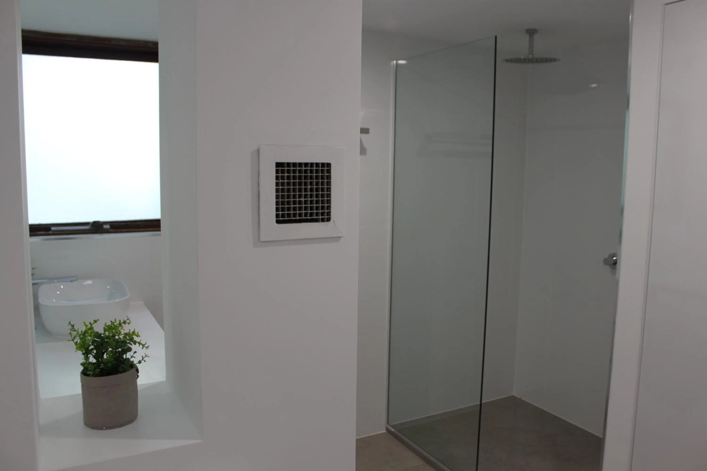 Shower in Camargue Beachfront Apartments
