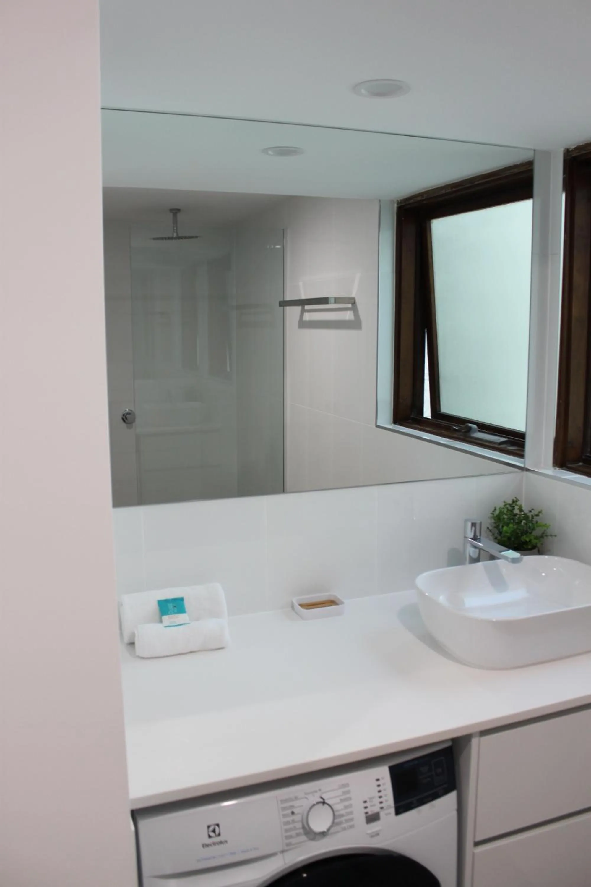 Bathroom in Camargue Beachfront Apartments