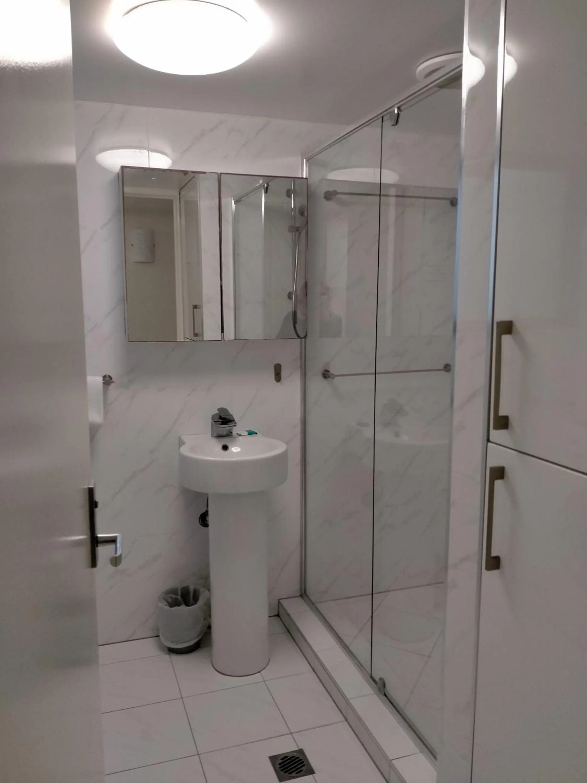 Shower in Camargue Beachfront Apartments