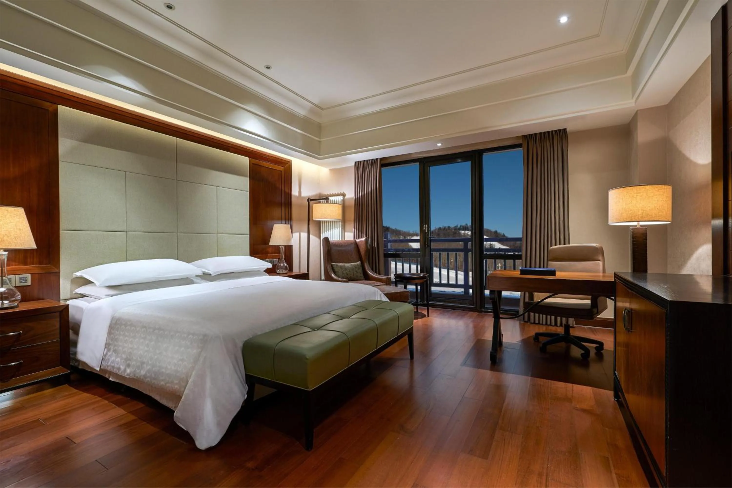 Photo of the whole room, Bed in Sheraton Changbaishan Resort