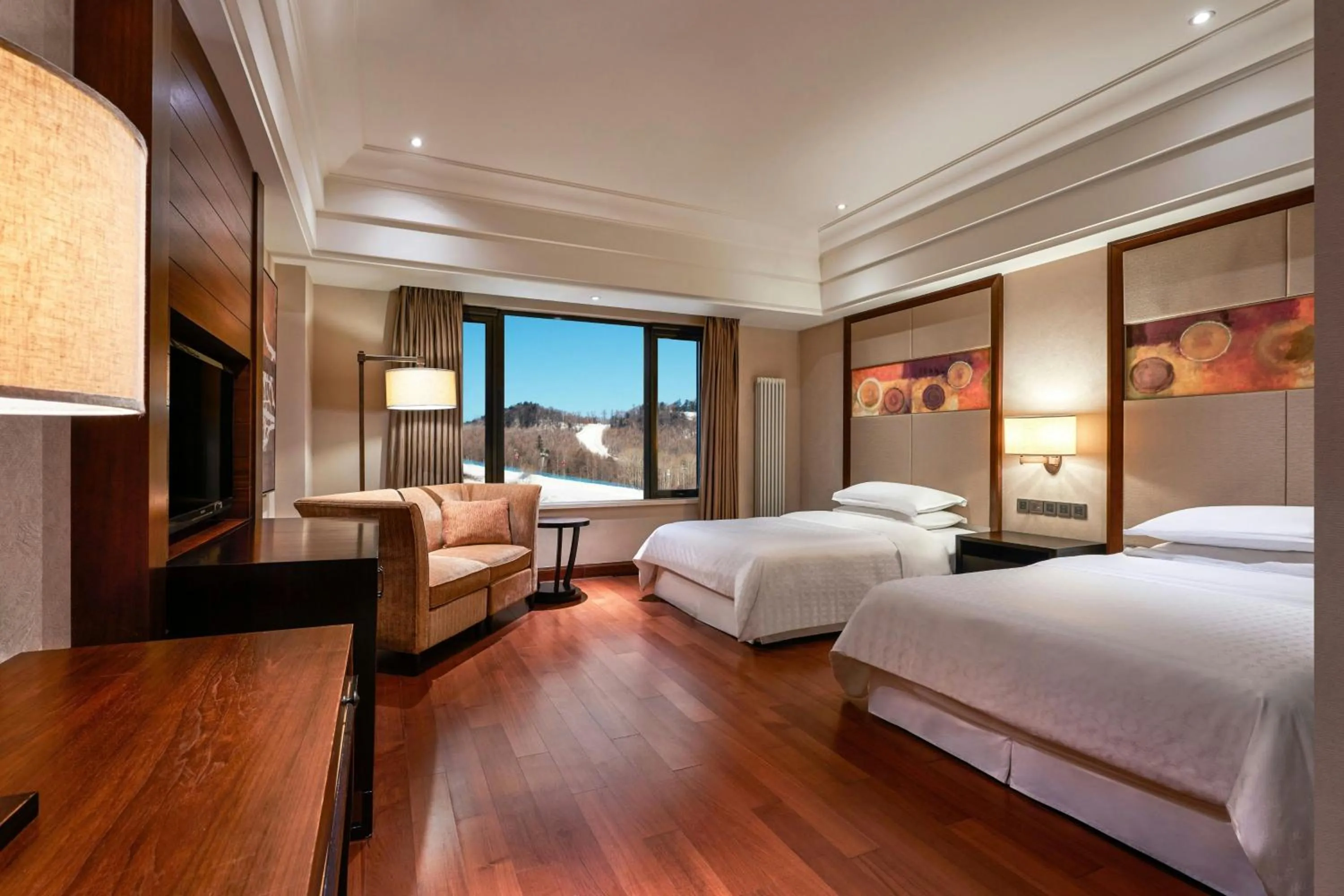 Photo of the whole room, Bed in Sheraton Changbaishan Resort