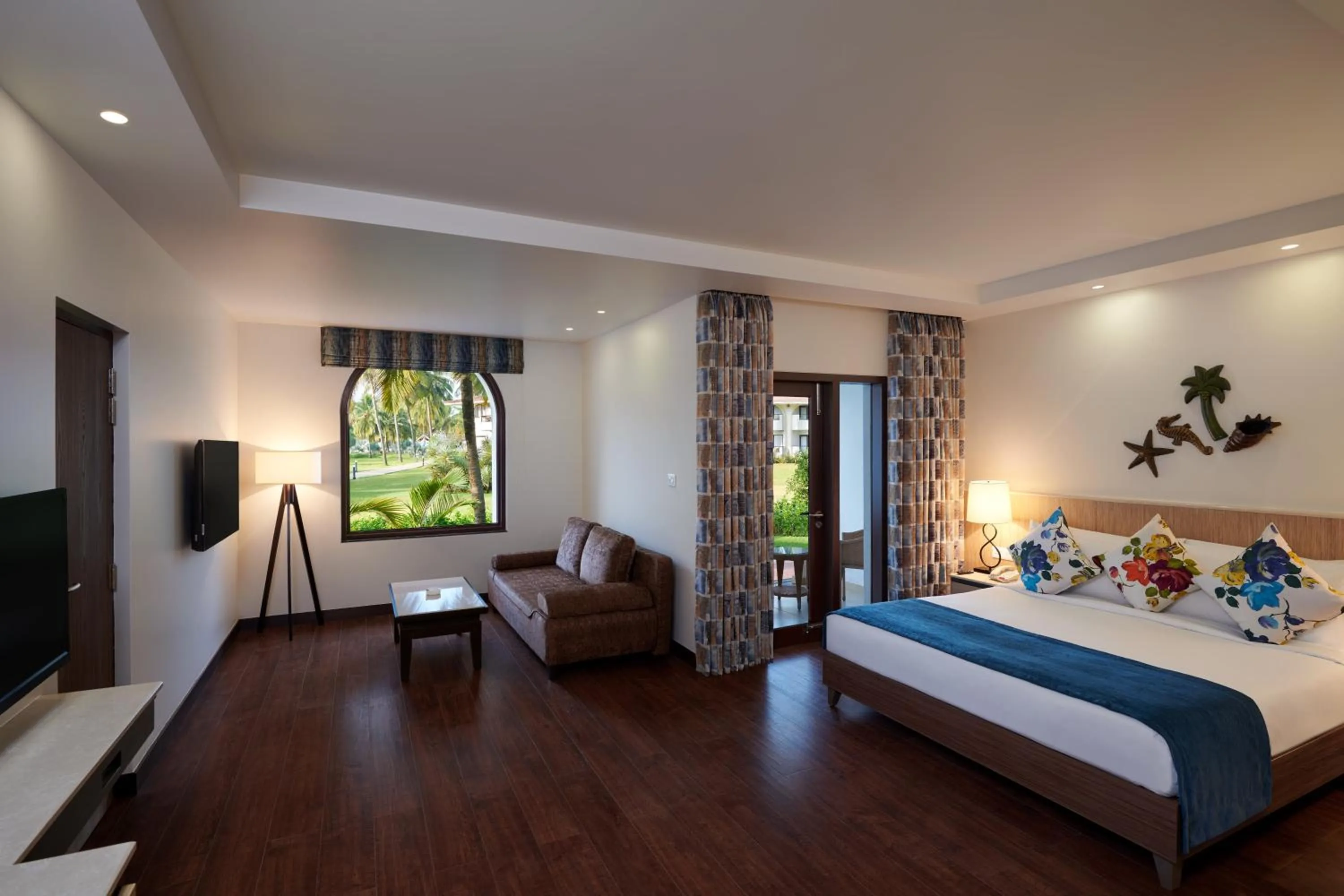 Photo of the whole room, Bed in Holiday Inn Resort Goa by IHG