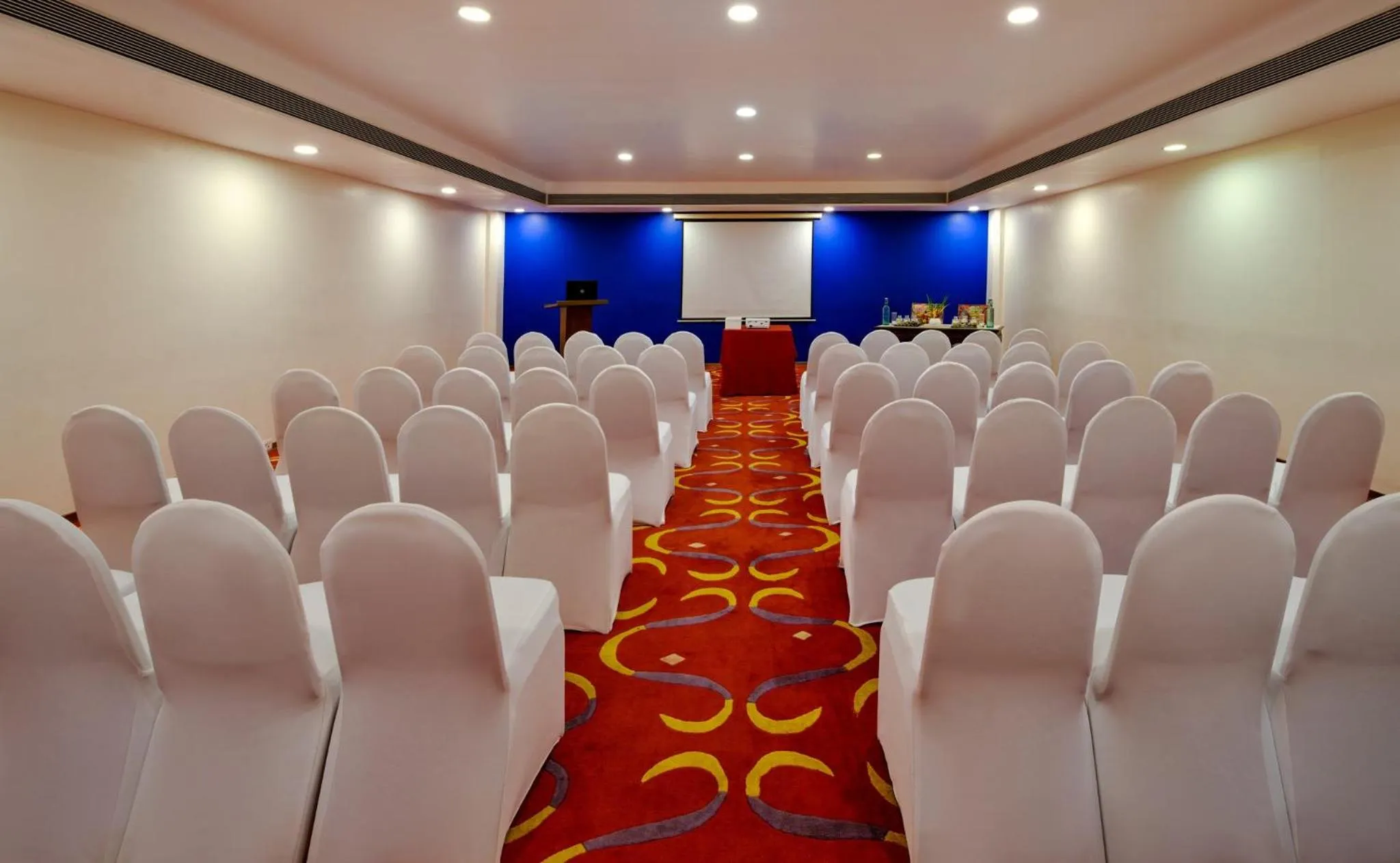 Meeting/conference room in Holiday Inn Resort Goa by IHG