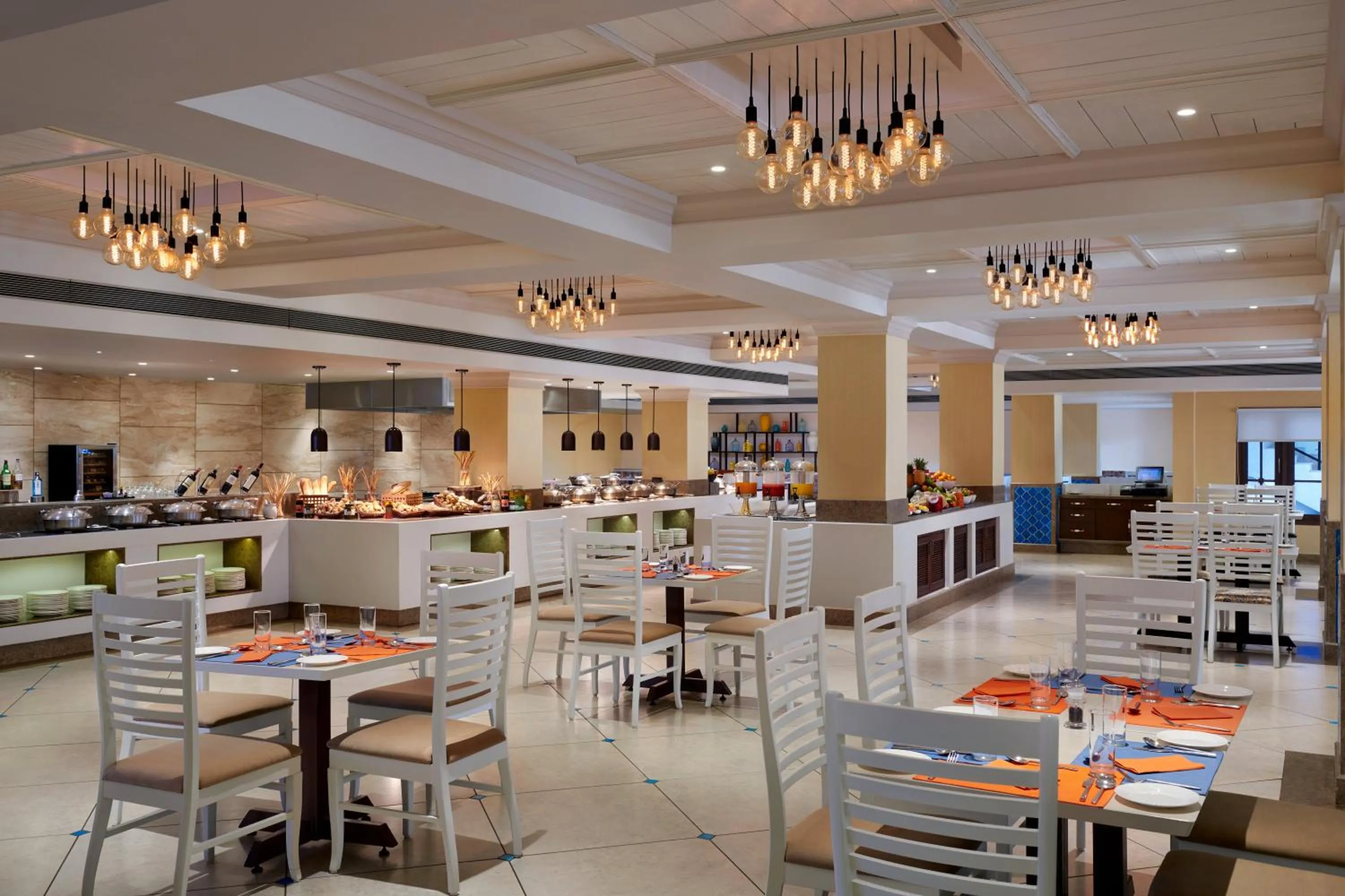 Restaurant/places to eat in Holiday Inn Resort Goa by IHG
