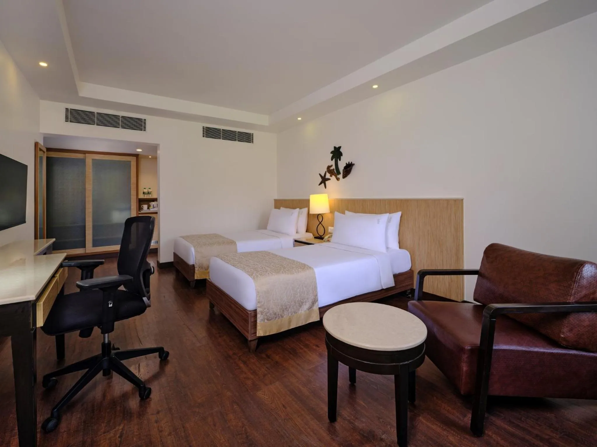Photo of the whole room, Bed in Holiday Inn Resort Goa by IHG