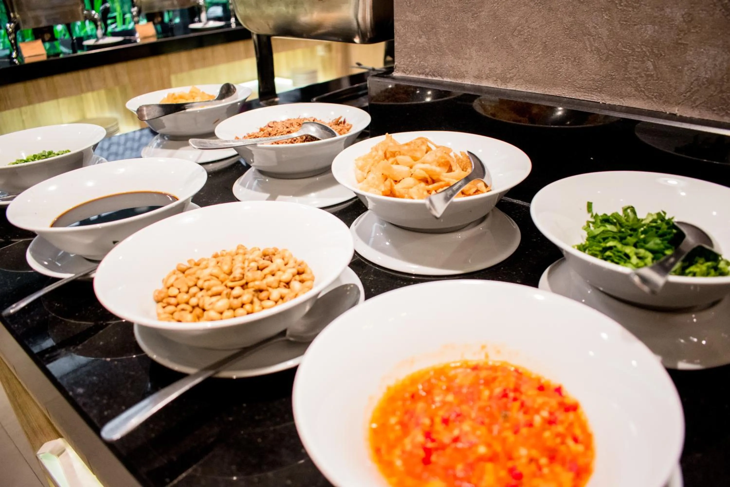 Restaurant/places to eat in Luminor Hotel Jember By WH