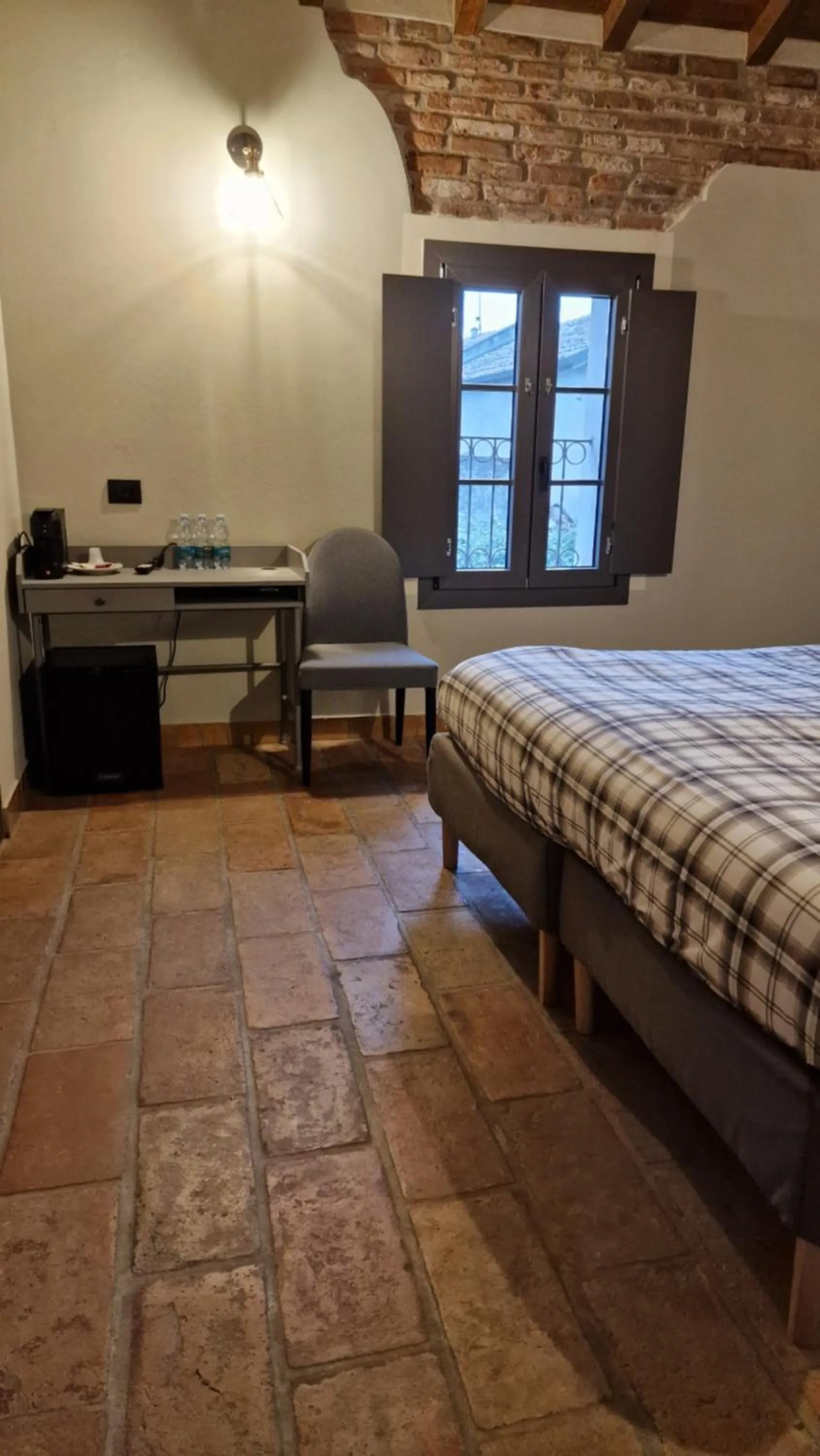 Bed in Bed & Breakfast 1906