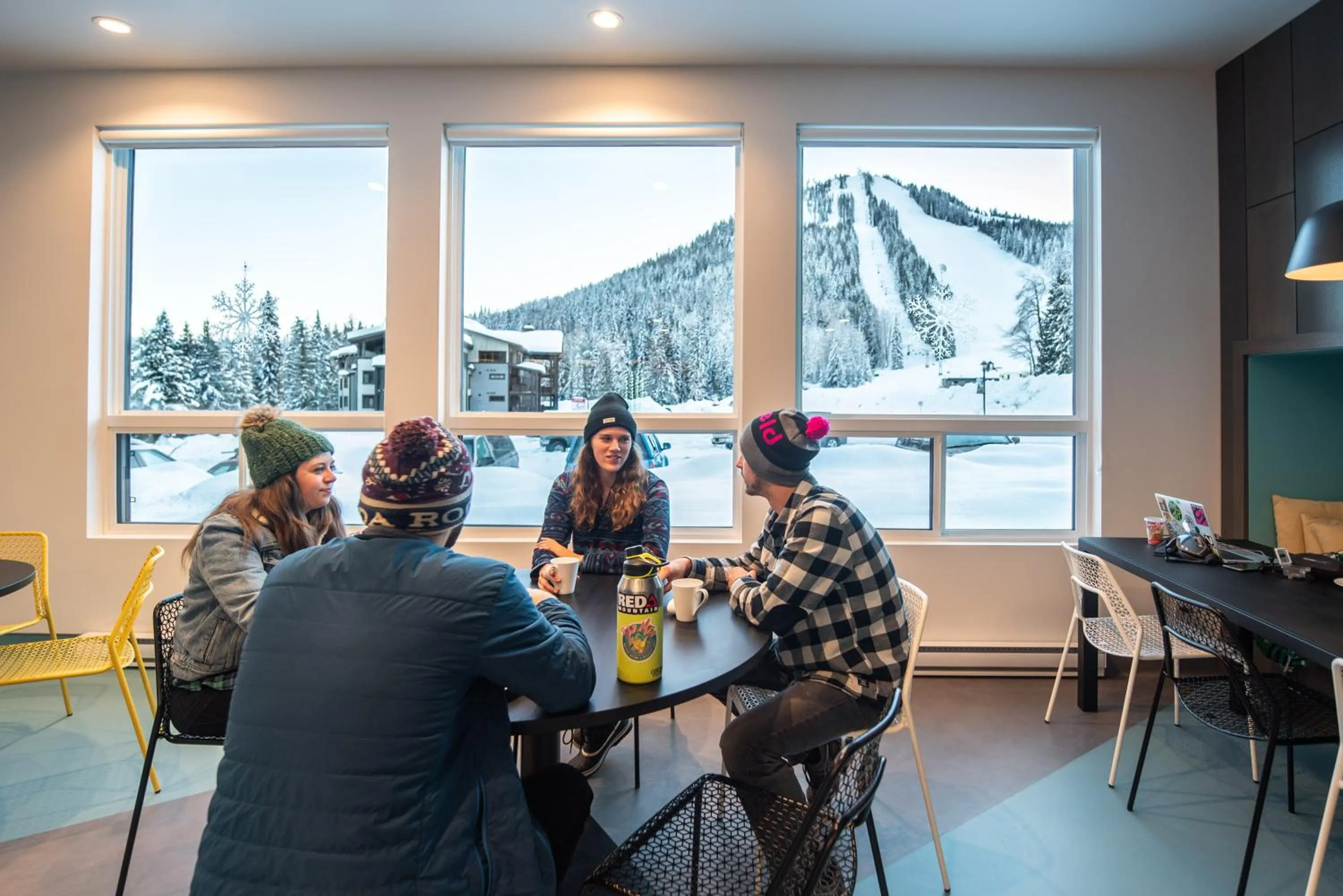 Communal lounge/ TV room in Nowhere Special Hostel