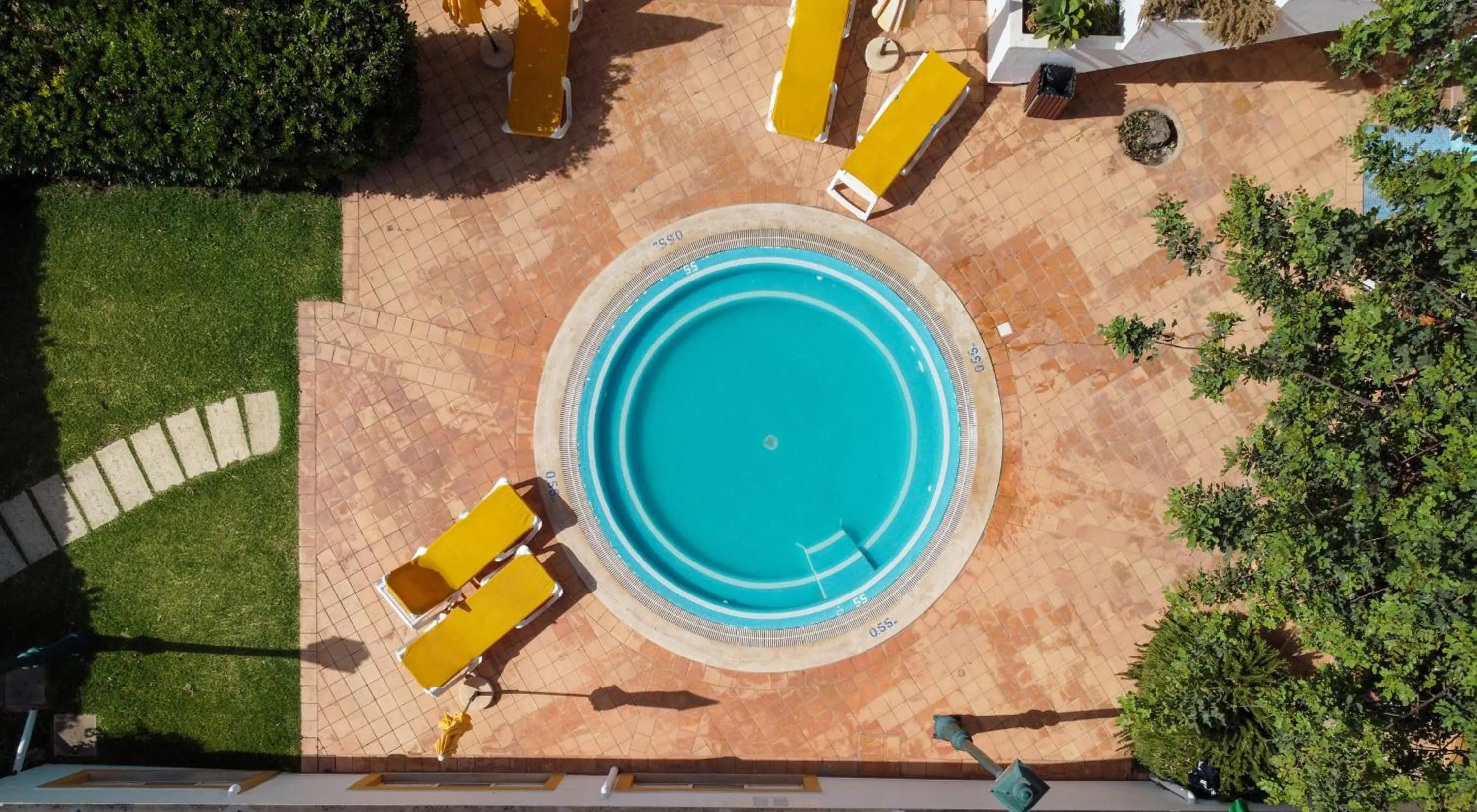 Swimming pool in Alfagar Cerro Malpique