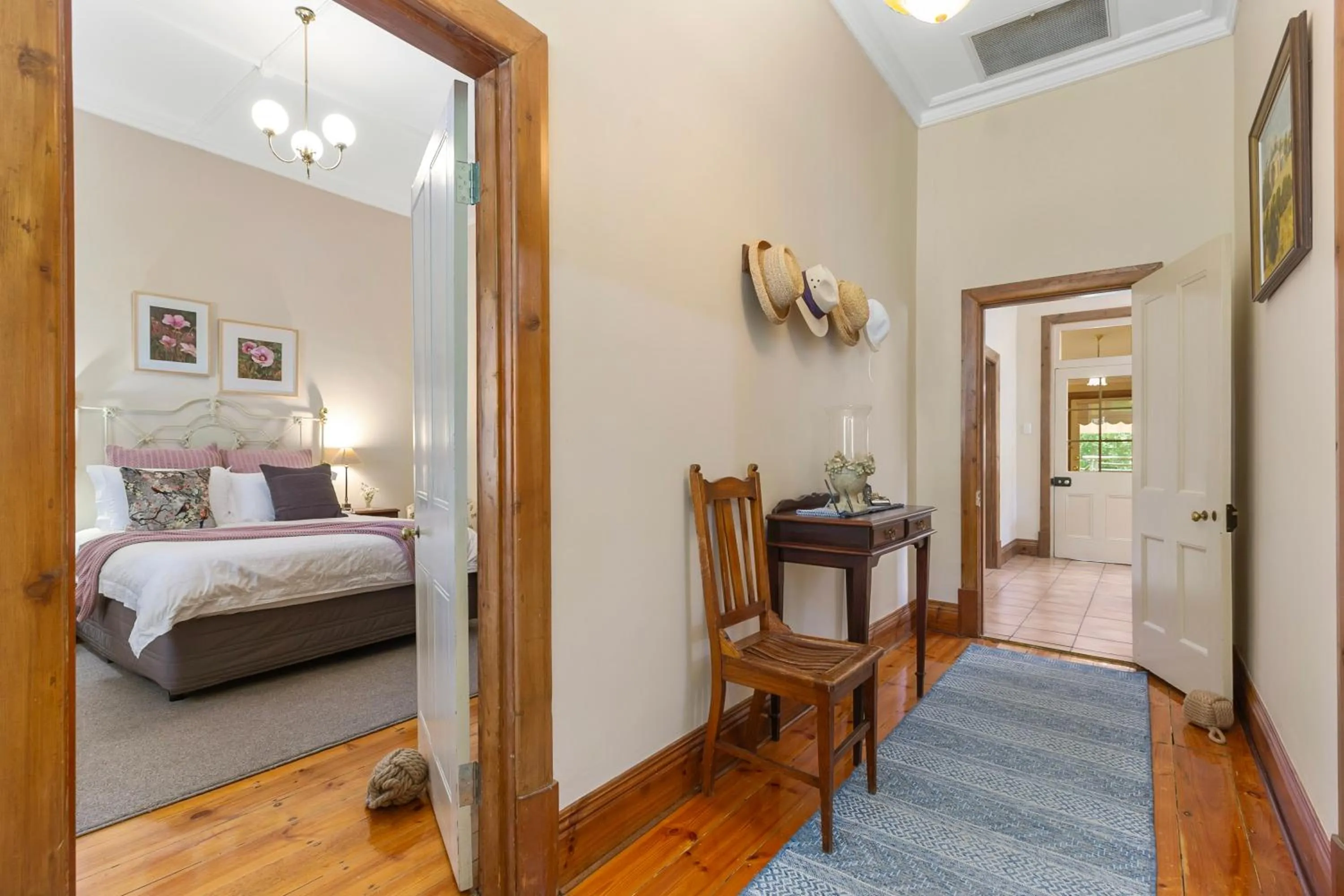 Facade/entrance, Bed in Miriams Cottage