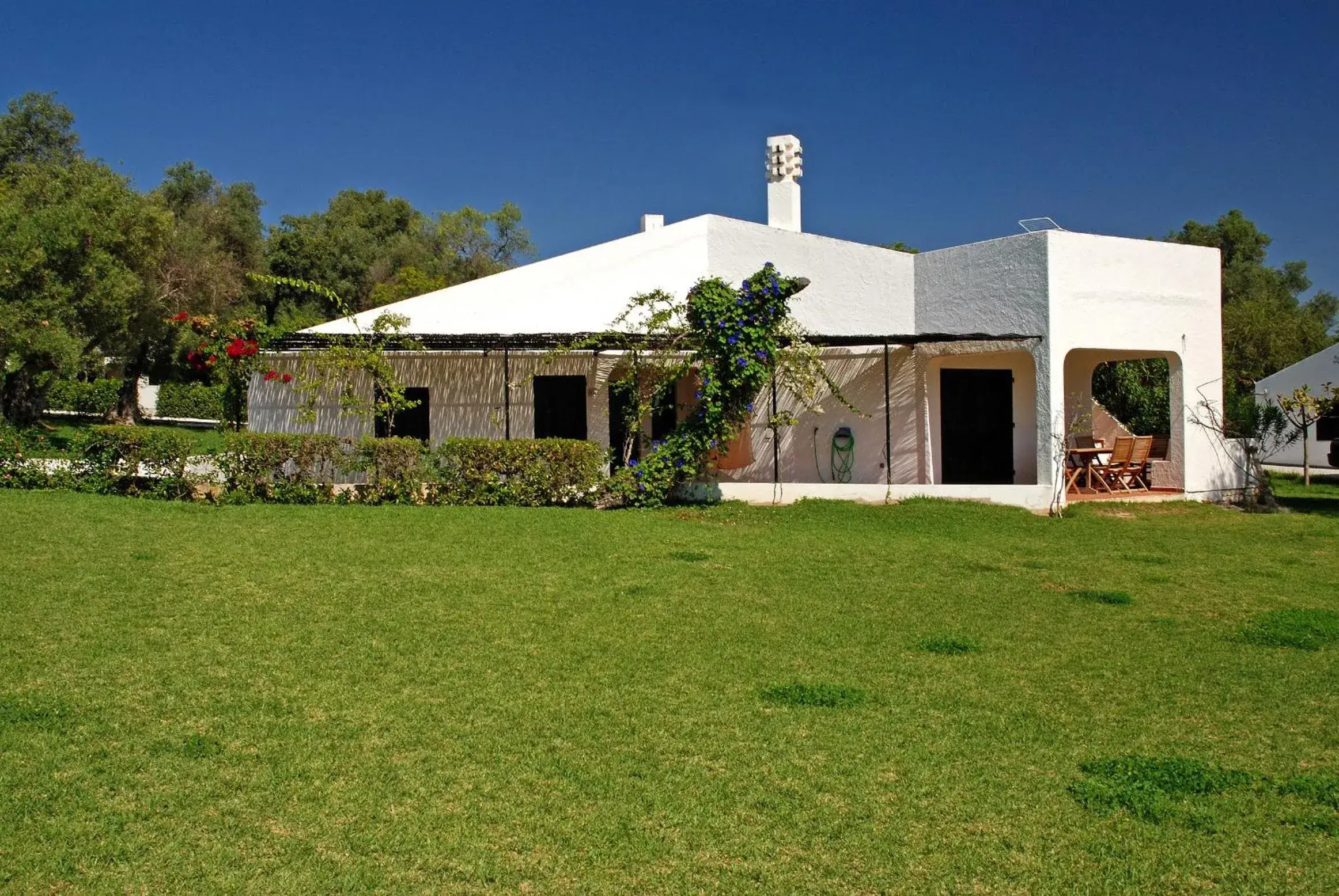 Three-Bedroom Villa in Pedras D'el Rei Three-Bedroom Villa in Pedras D'el Rei