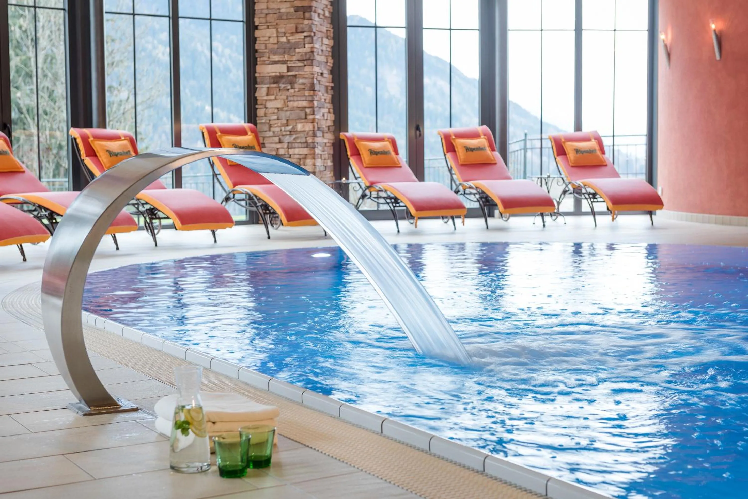 Swimming pool in Gut Berg Naturhotel