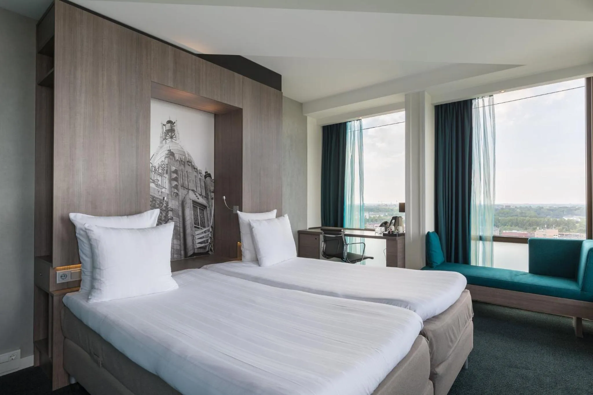 Photo of the whole room, Bed in Leonardo Hotel Amsterdam Rembrandtpark