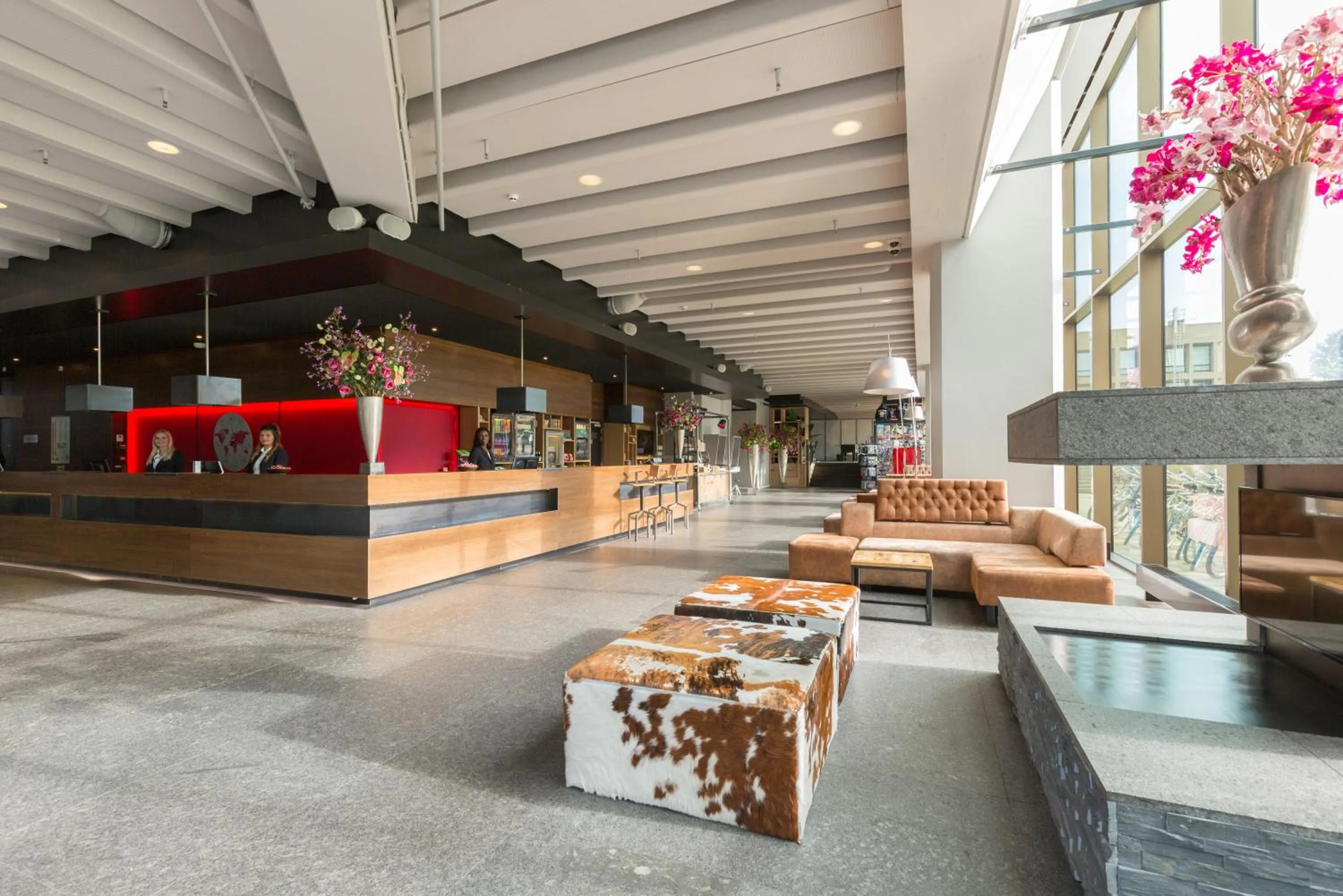 Lobby or reception in Leonardo Hotel Amsterdam Rembrandtpark