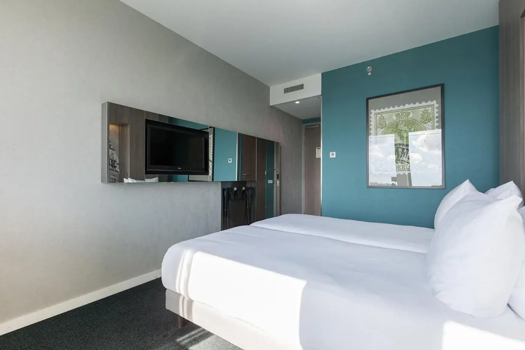 Deluxe Room 1 Twin Bed in Leonardo Hotel Amsterdam Rembrandtpark Deluxe Room 1 Twin Bed in Leonardo Hotel Amsterdam Rembrandtpark