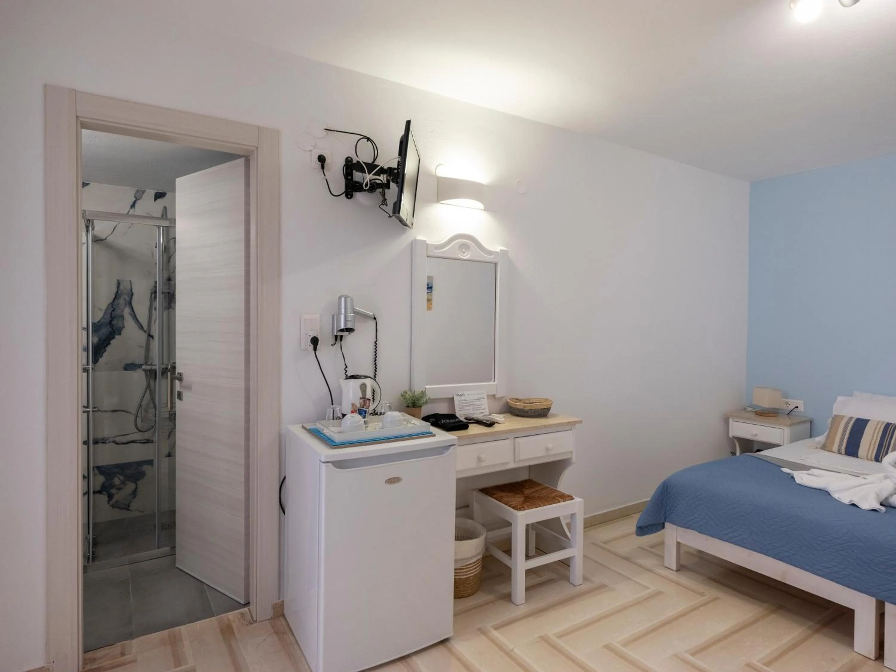 Bathroom, Bed in Ayeri Hotel