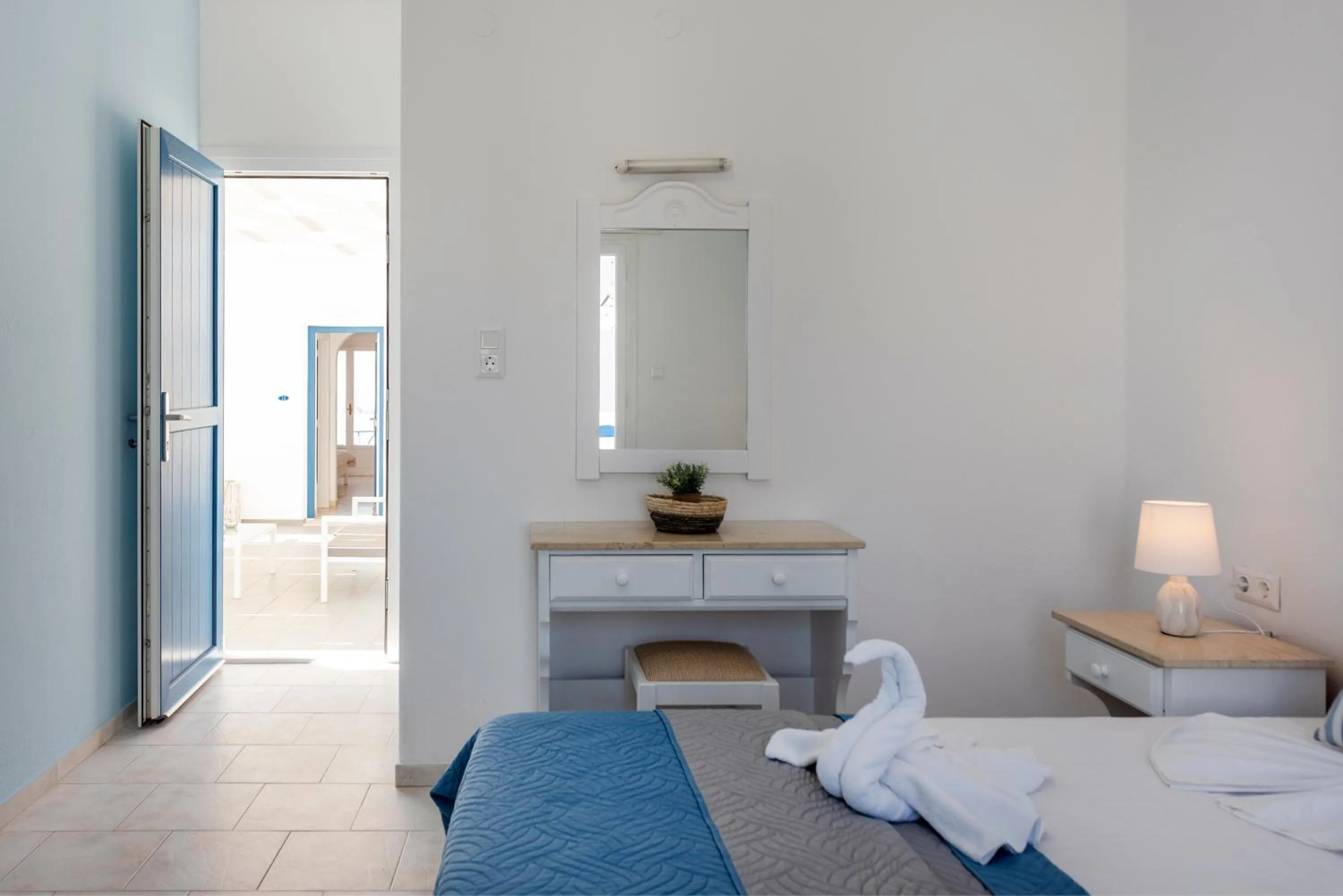 Bedroom, Bed in Ayeri Hotel