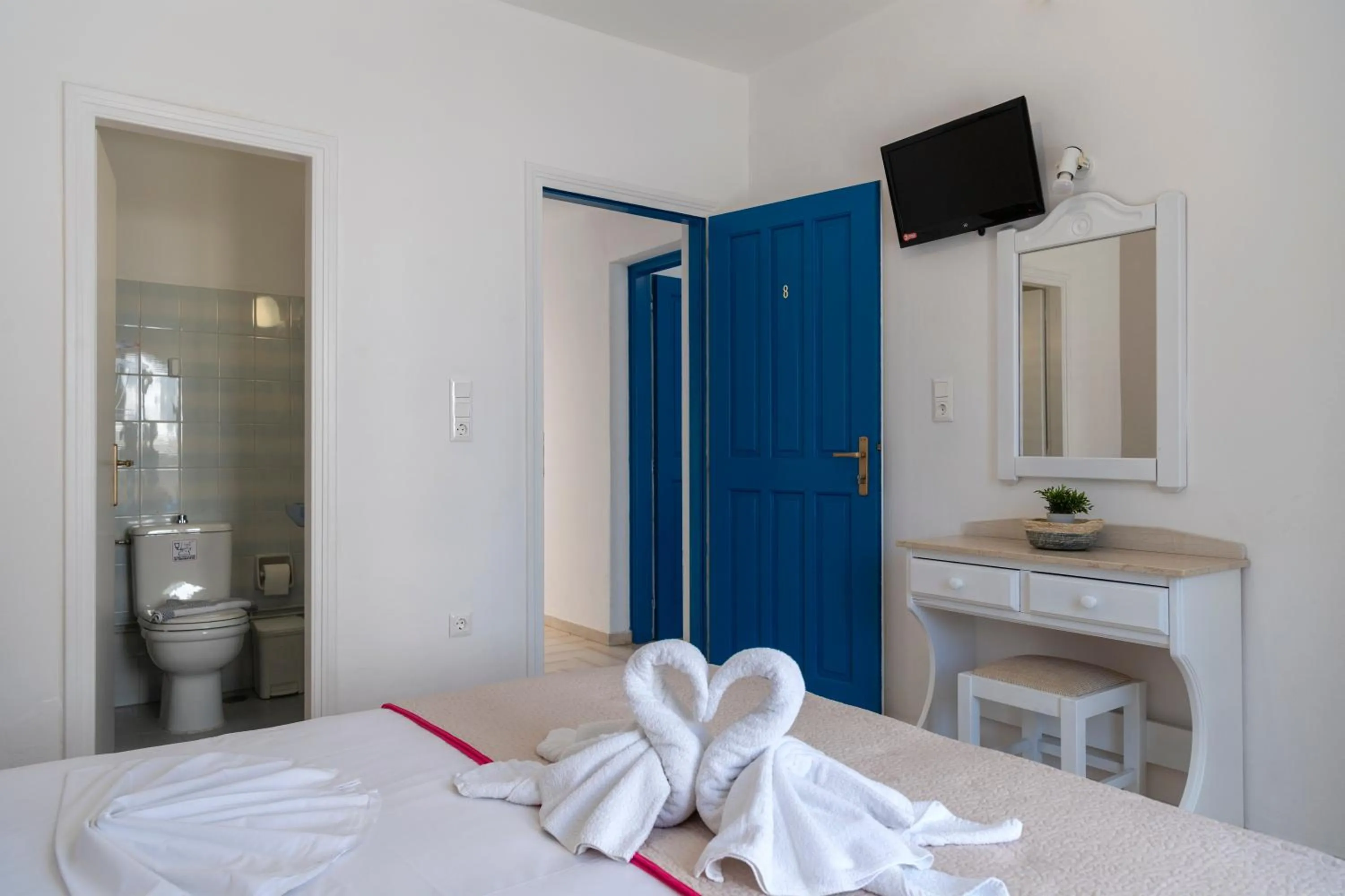 Bedroom, Bed in Ayeri Hotel