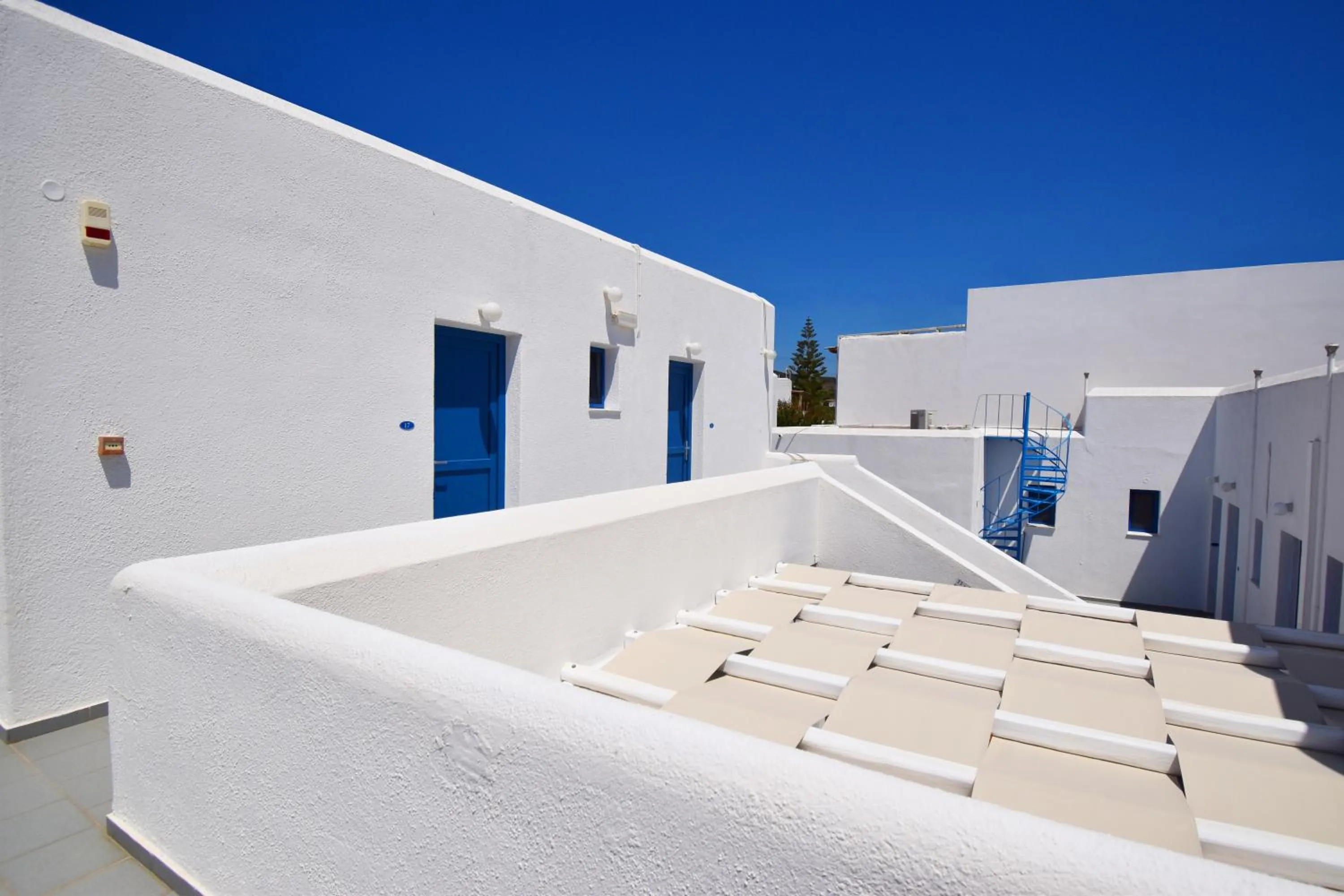 Property building in Ayeri Hotel