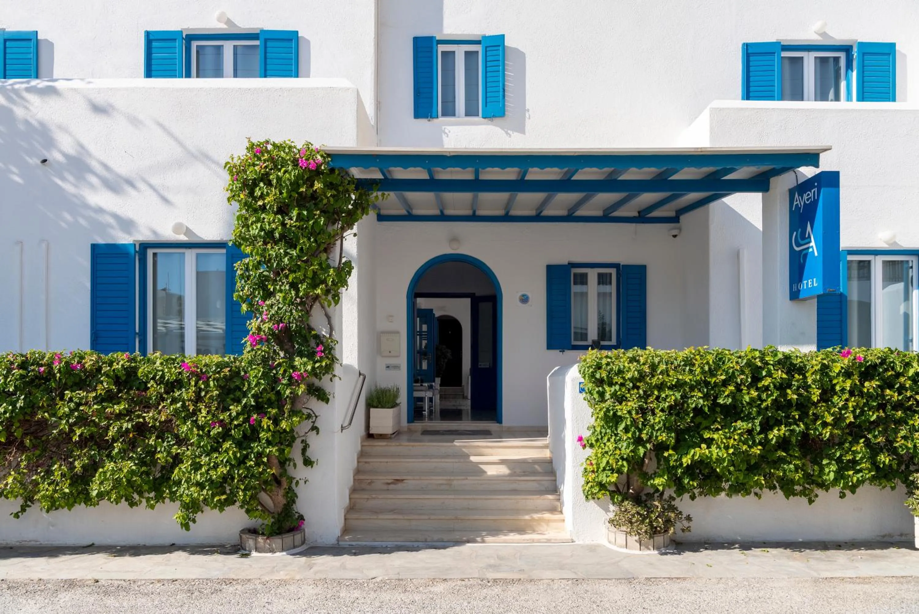 Facade/entrance in Ayeri Hotel