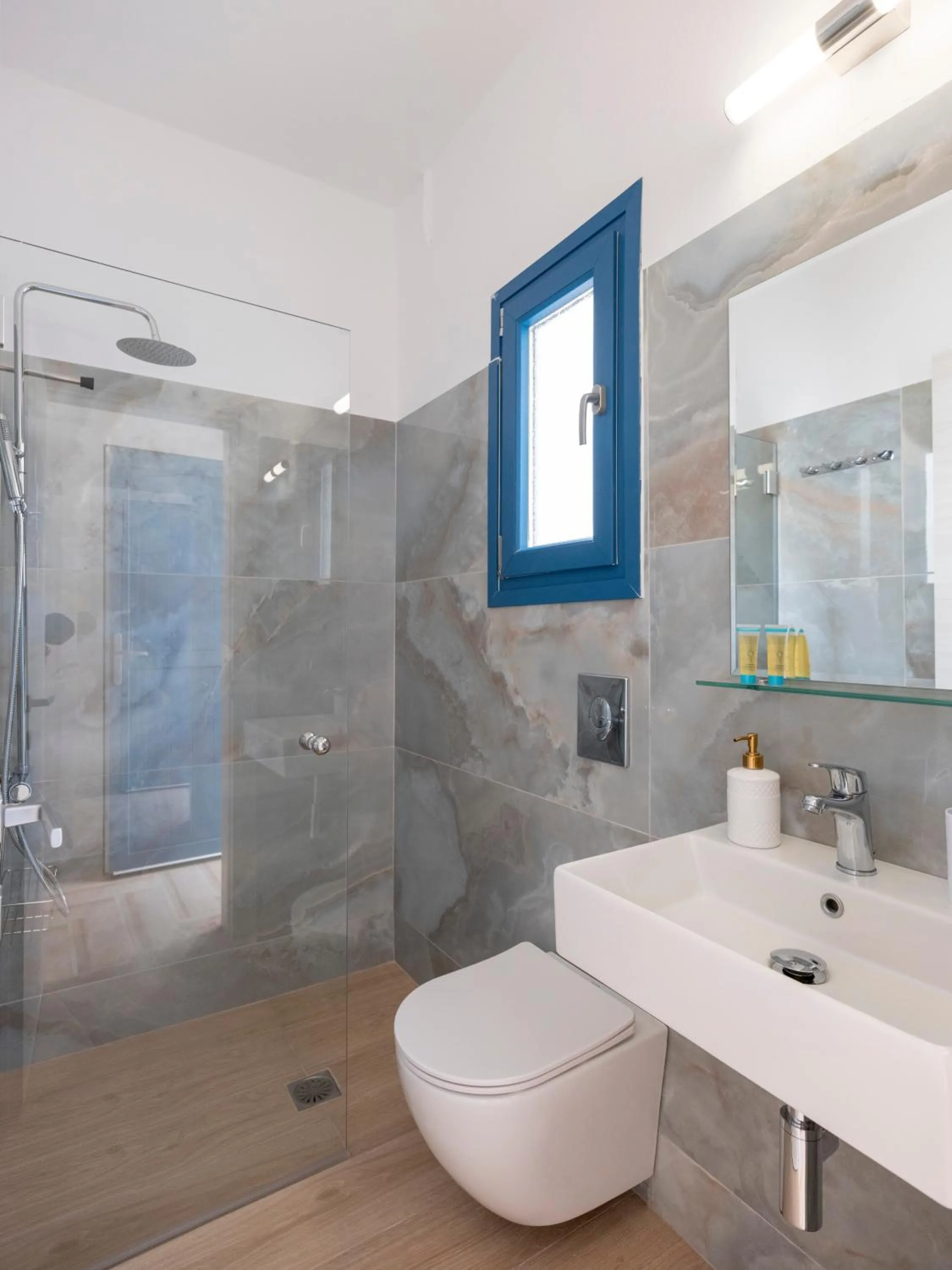 Bathroom in Ayeri Hotel