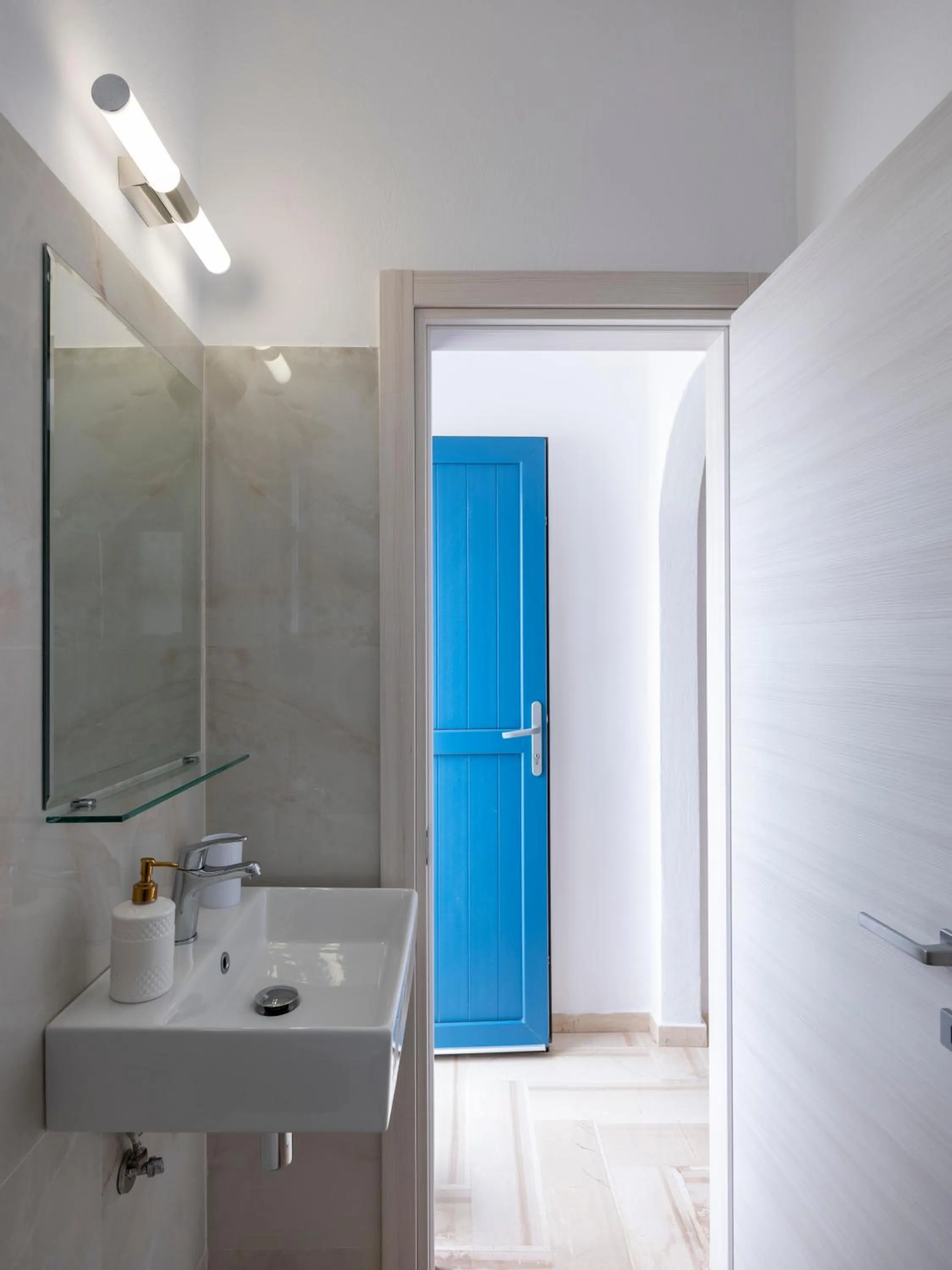 Bathroom in Ayeri Hotel