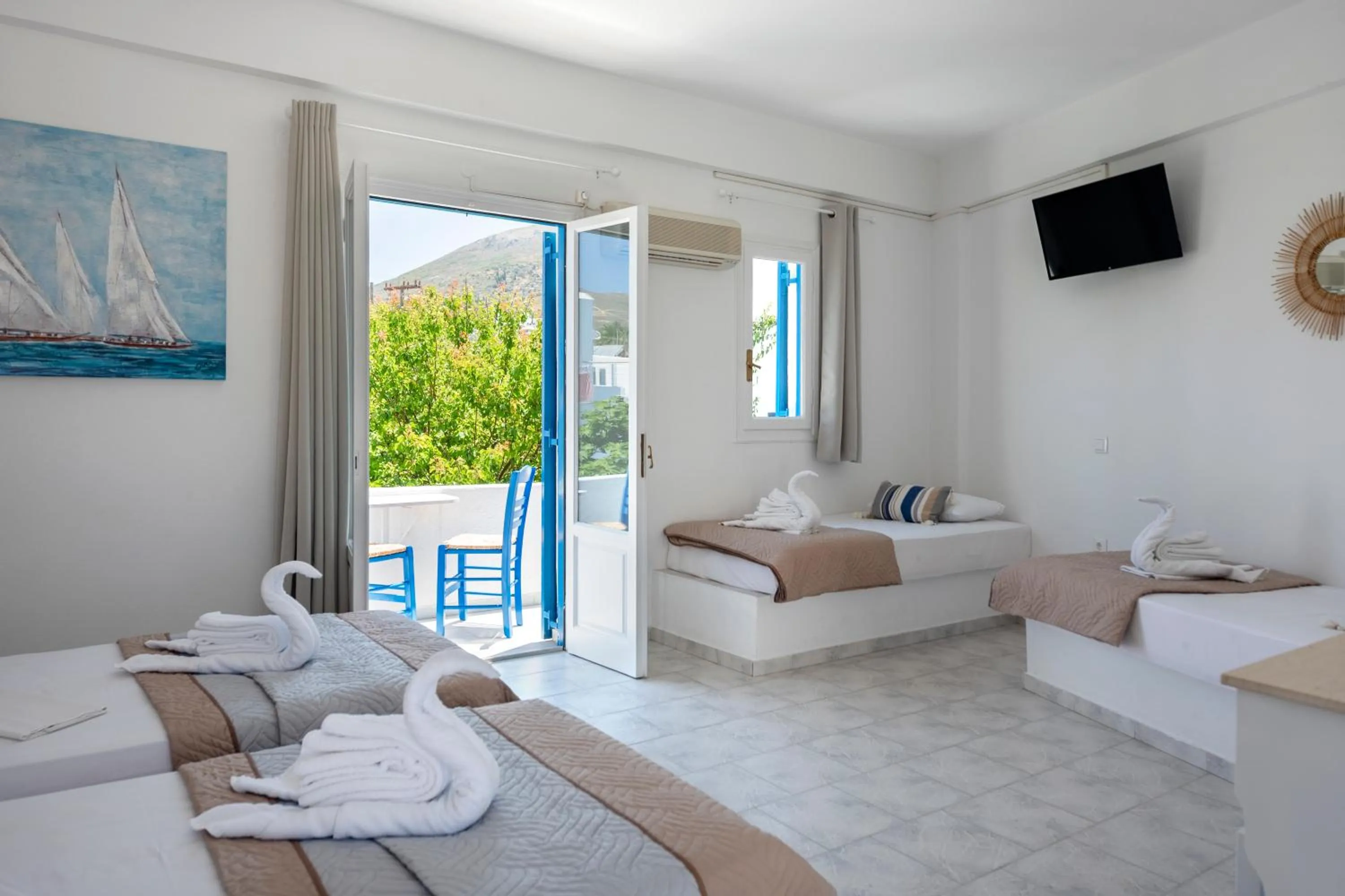 Bedroom, Bed in Ayeri Hotel