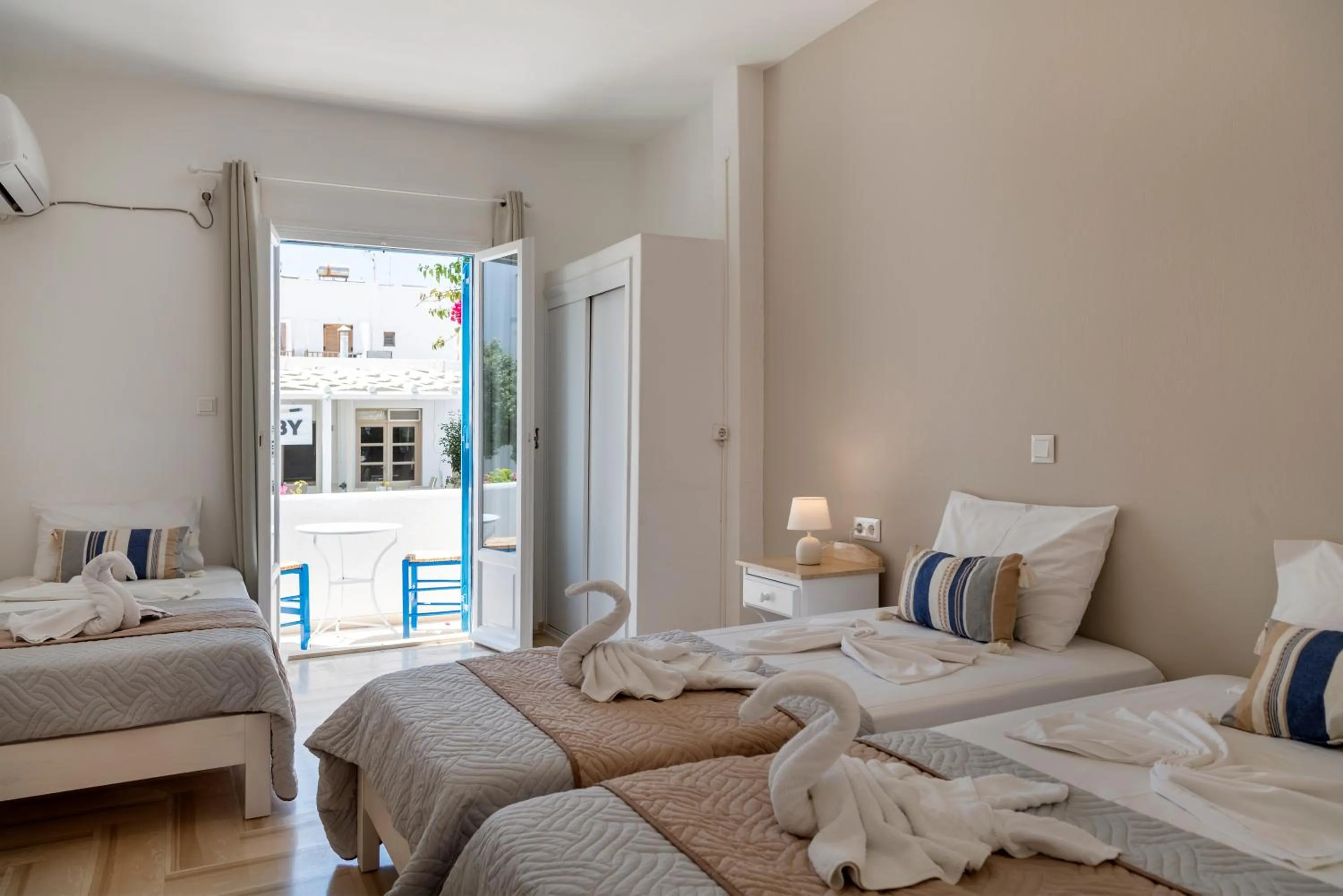 Bedroom, Bed in Ayeri Hotel