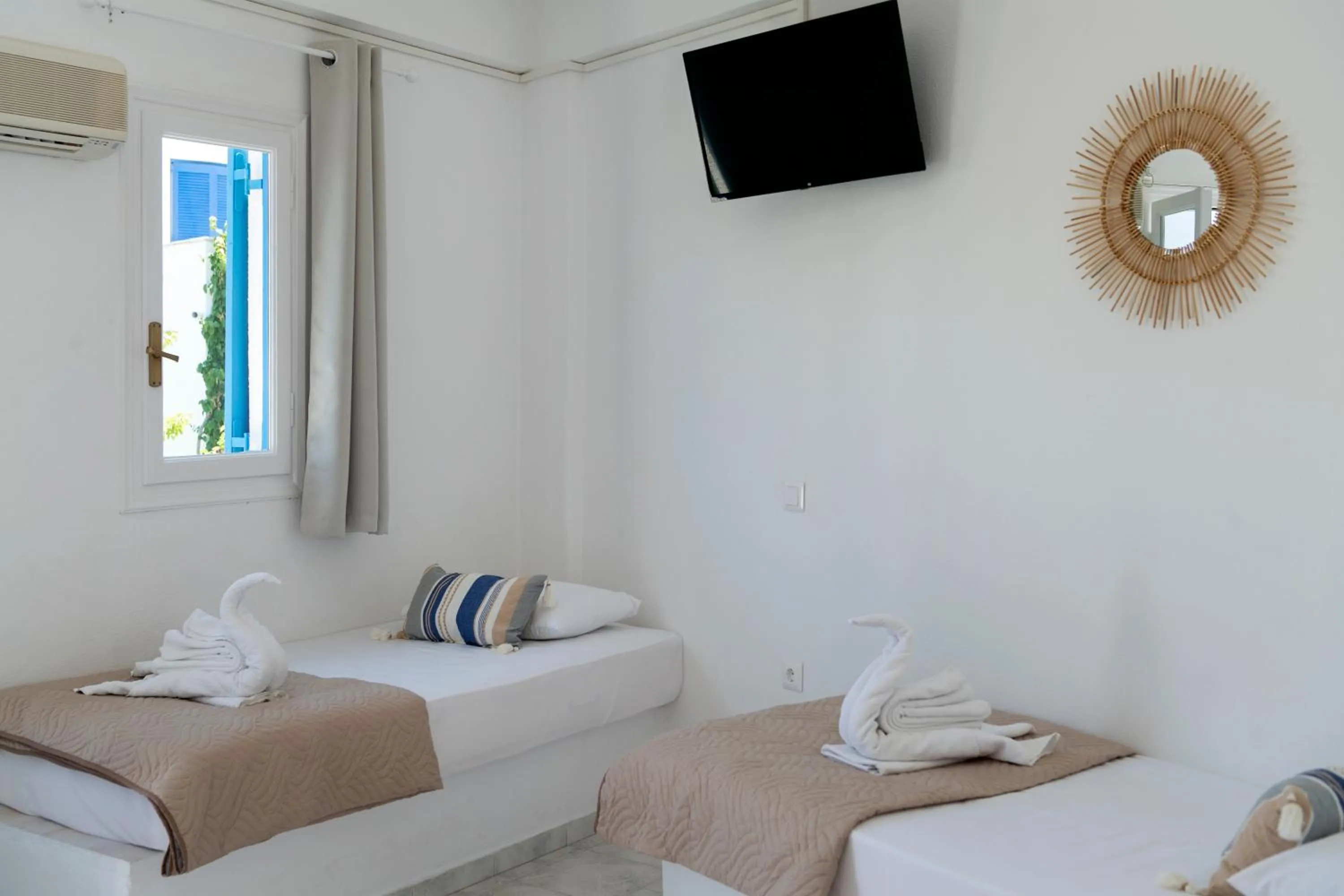 Bedroom, Bed in Ayeri Hotel