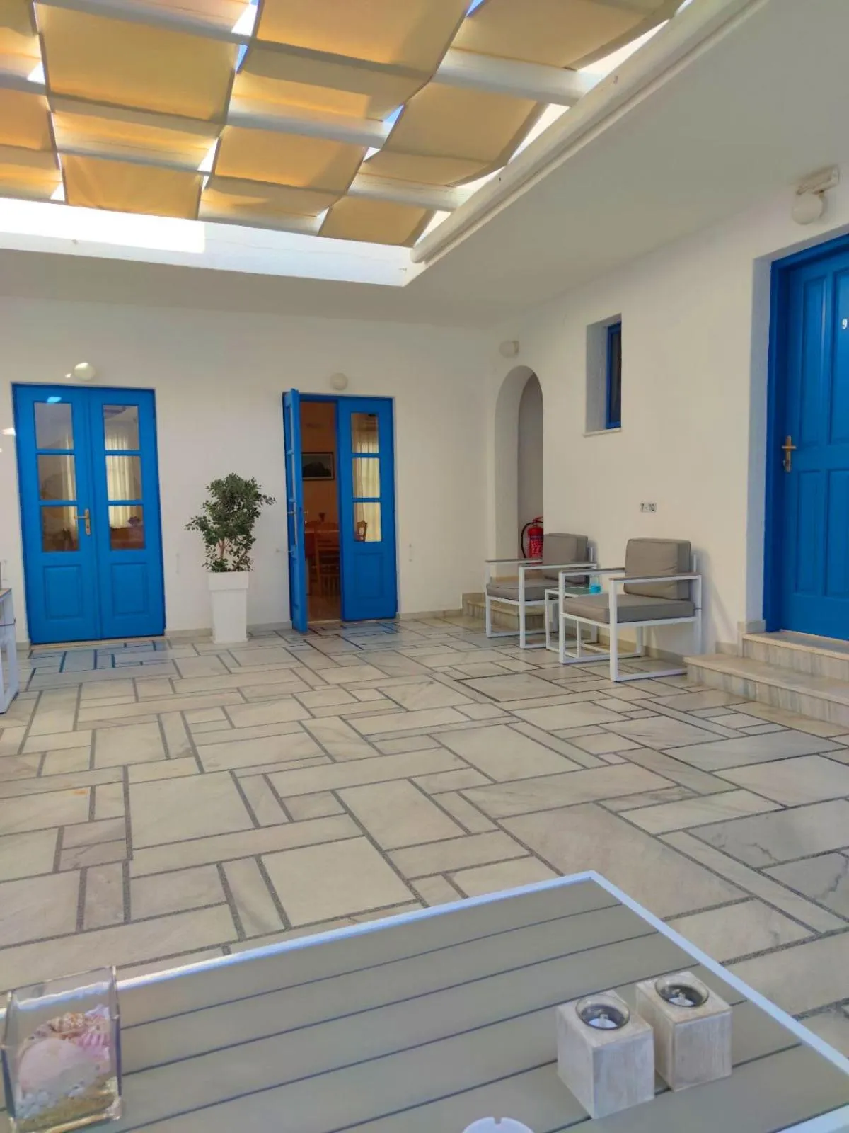 Property building in Ayeri Hotel