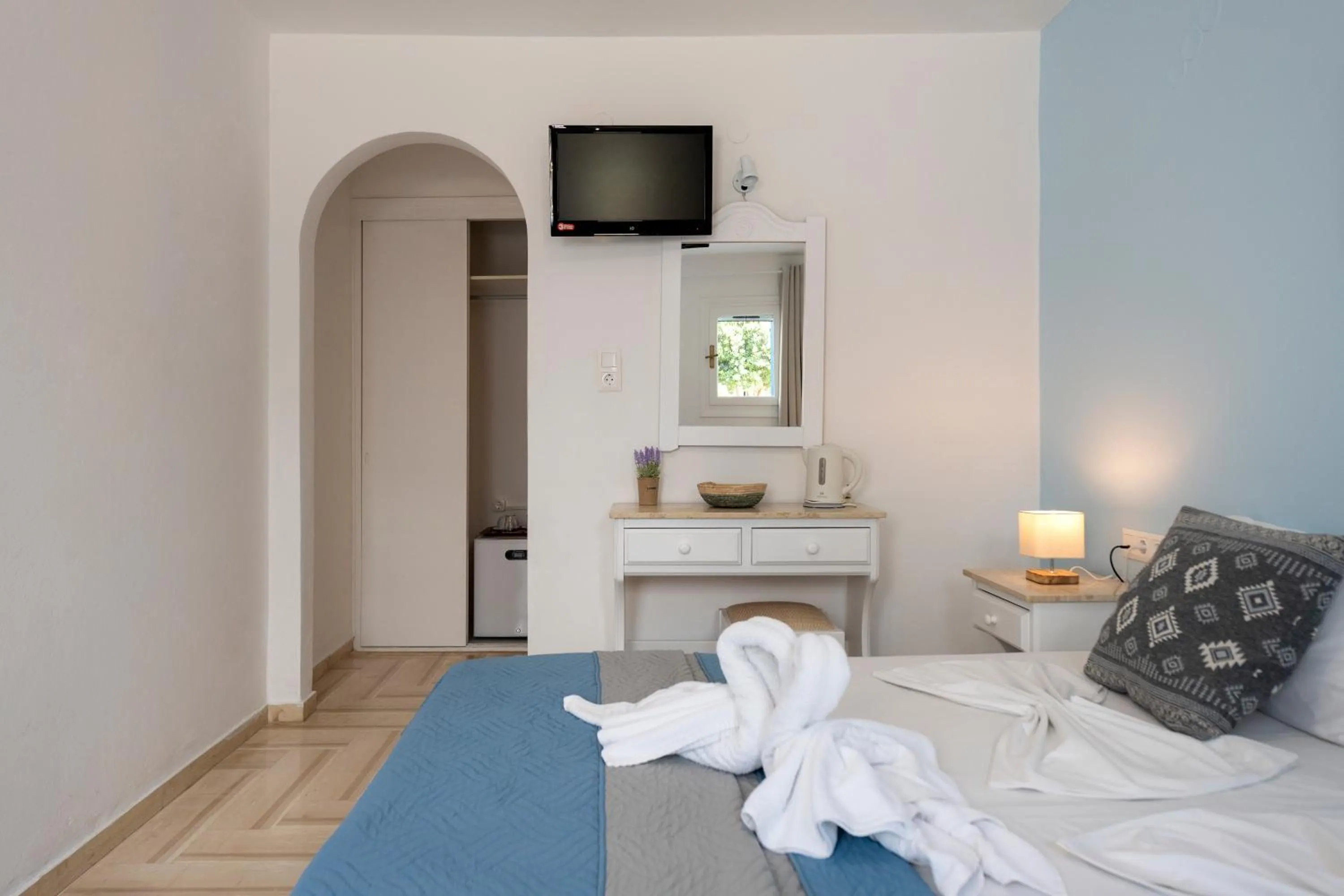 Bedroom, Bed in Ayeri Hotel