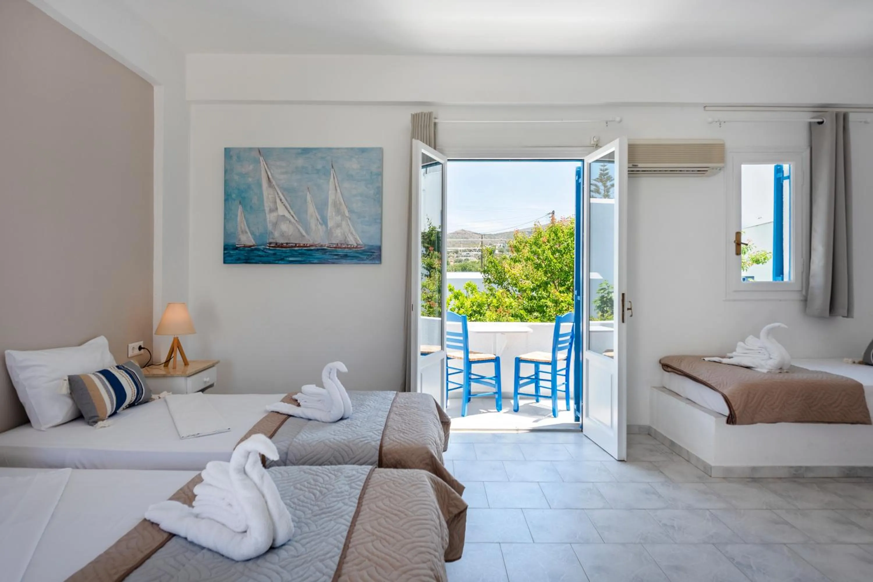 Bedroom, Bed in Ayeri Hotel