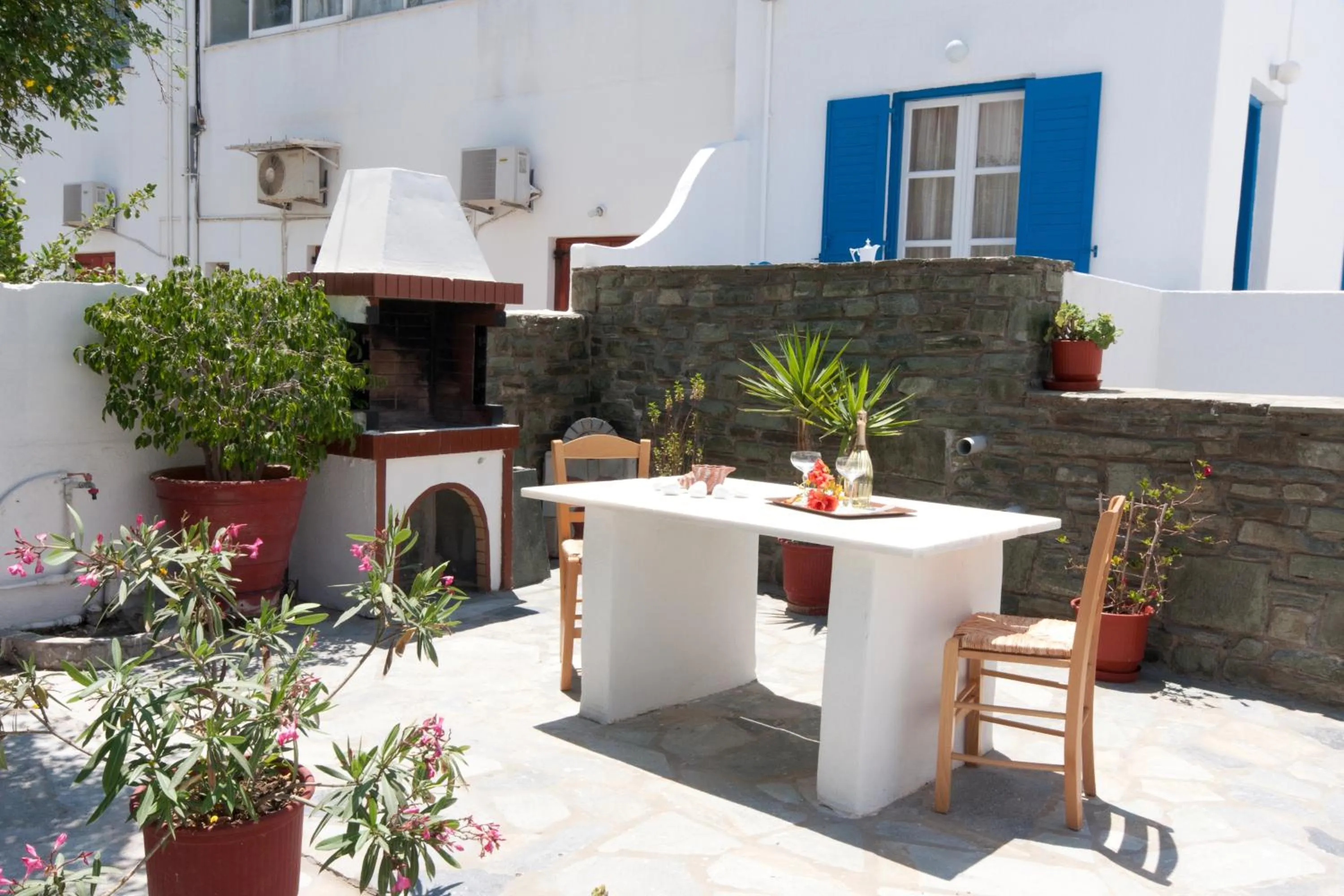 BBQ facilities in Ayeri Hotel