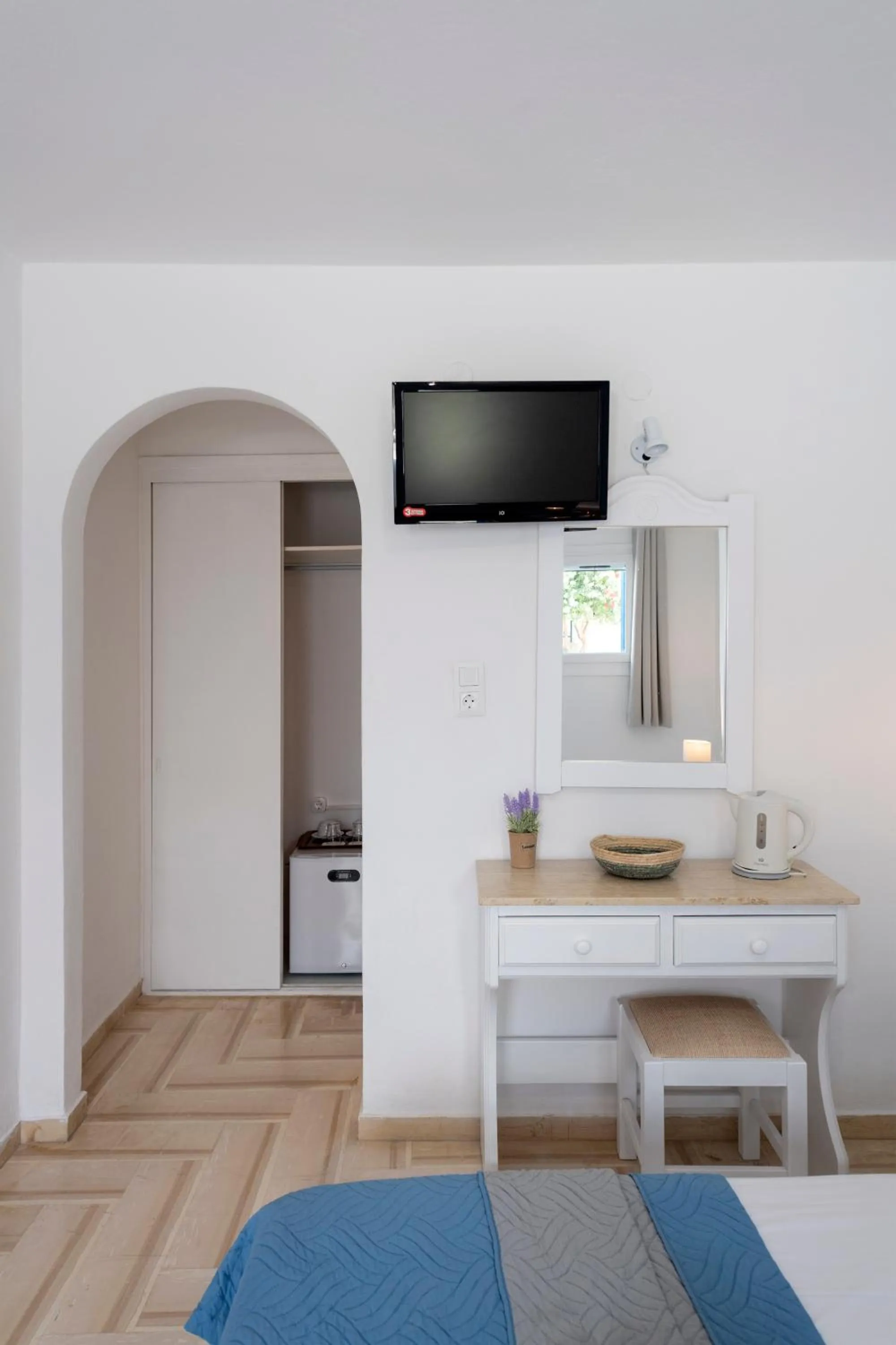 Bedroom, Bed in Ayeri Hotel