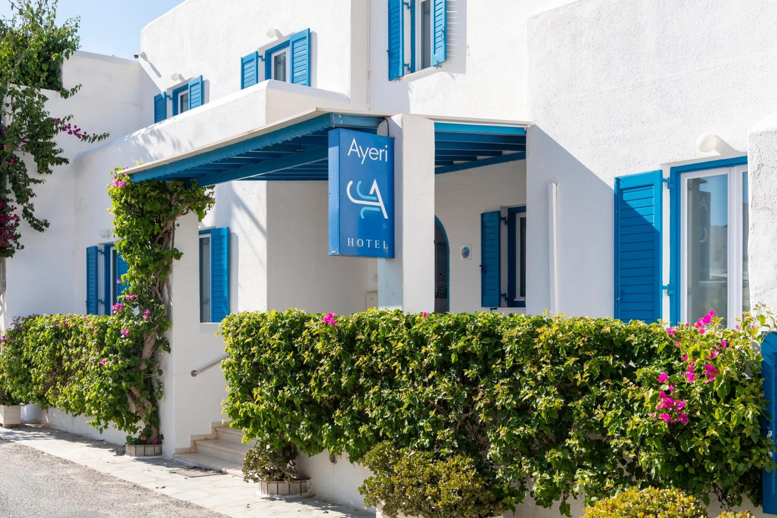 Facade/entrance in Ayeri Hotel