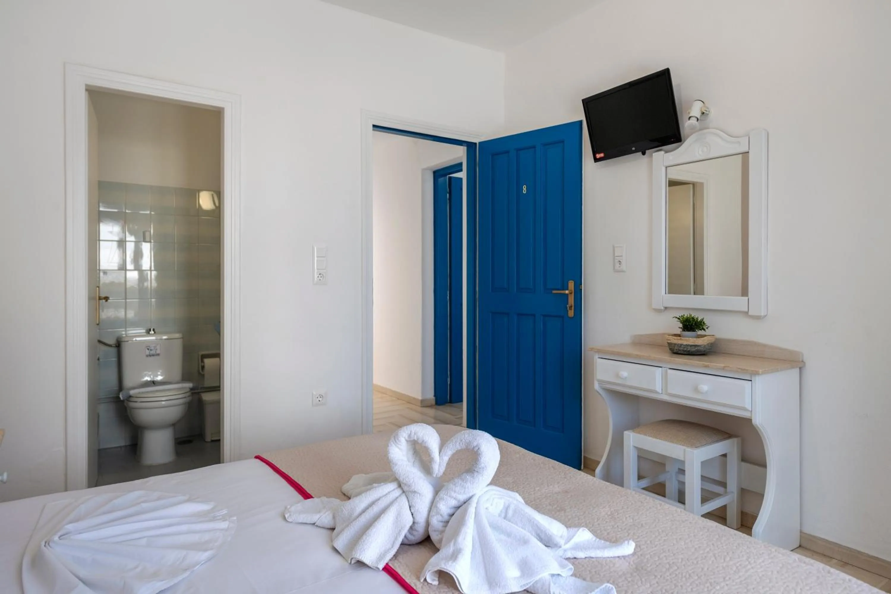 Bedroom, Bed in Ayeri Hotel