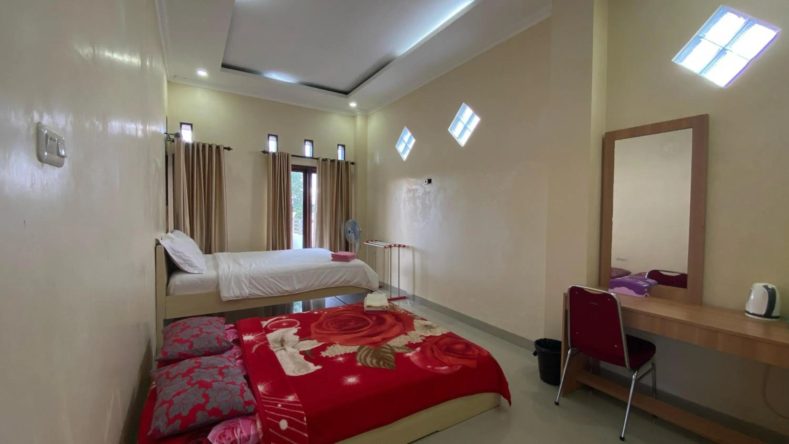 Bedroom, Bed in Toraja Lodge Guest House