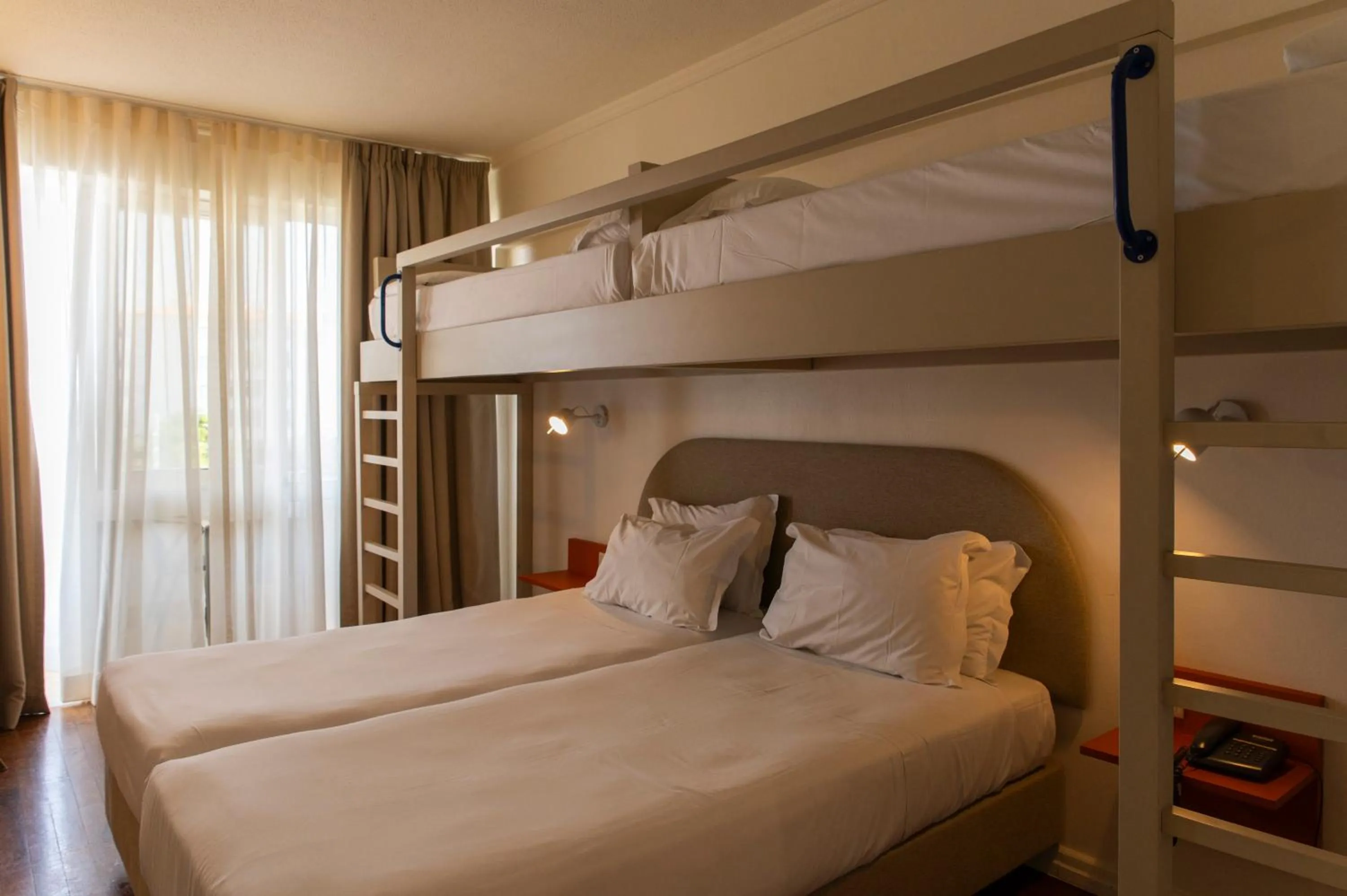 Bed in WOT Lagos Montemar Soul