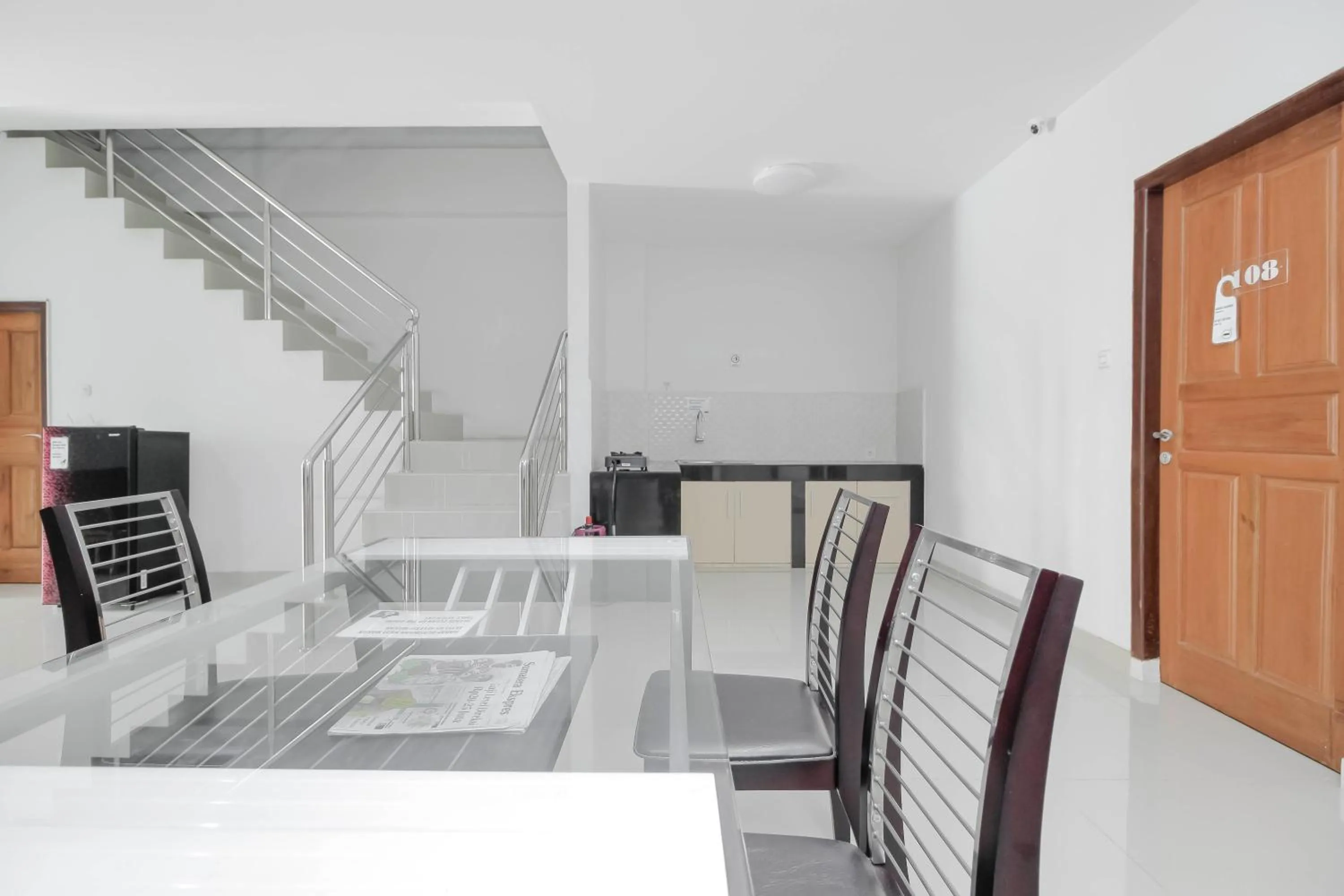 Area and facilities in RedDoorz near Siloam Hospital Palembang