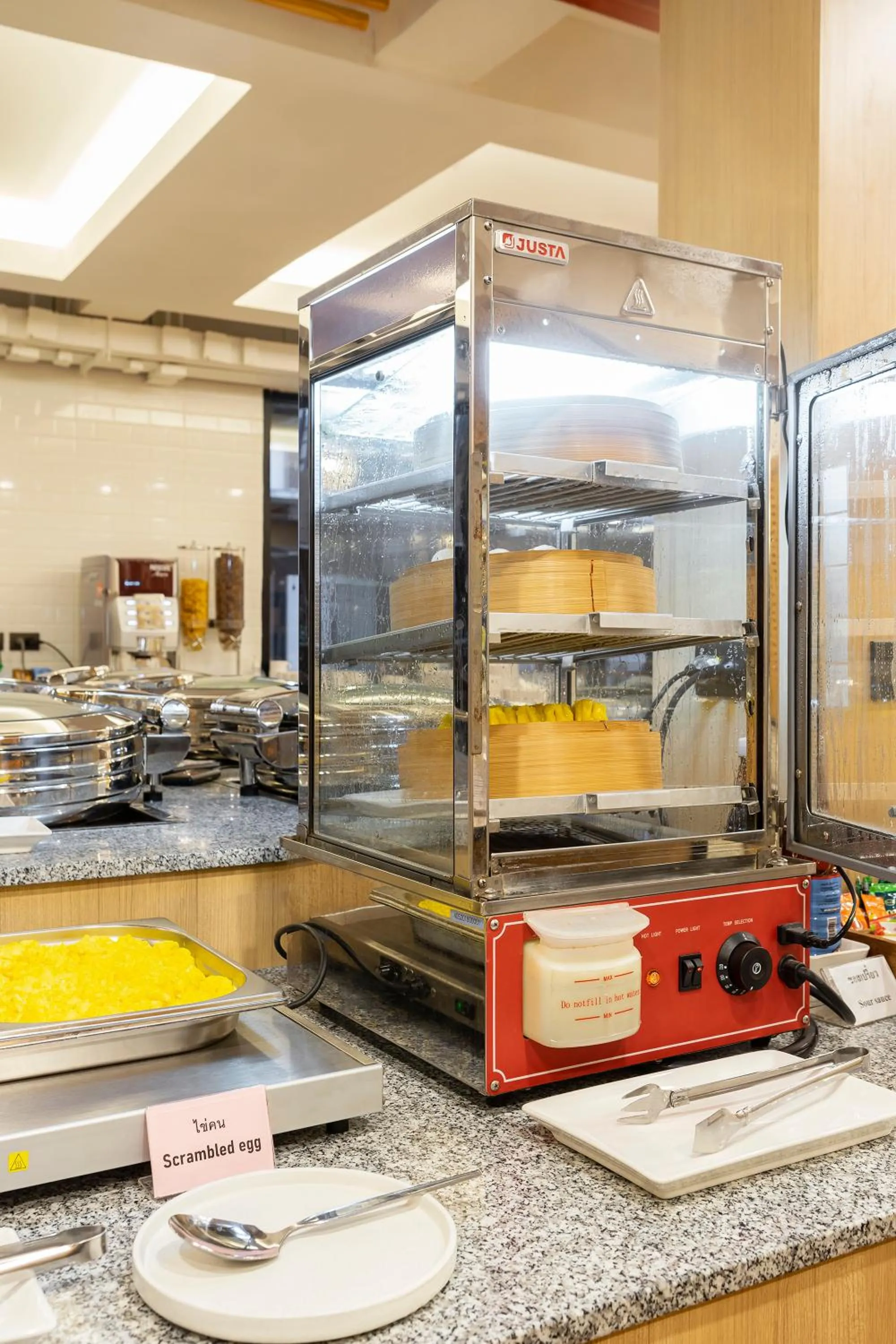 Restaurant/places to eat in Darley Hotel Chiangmai