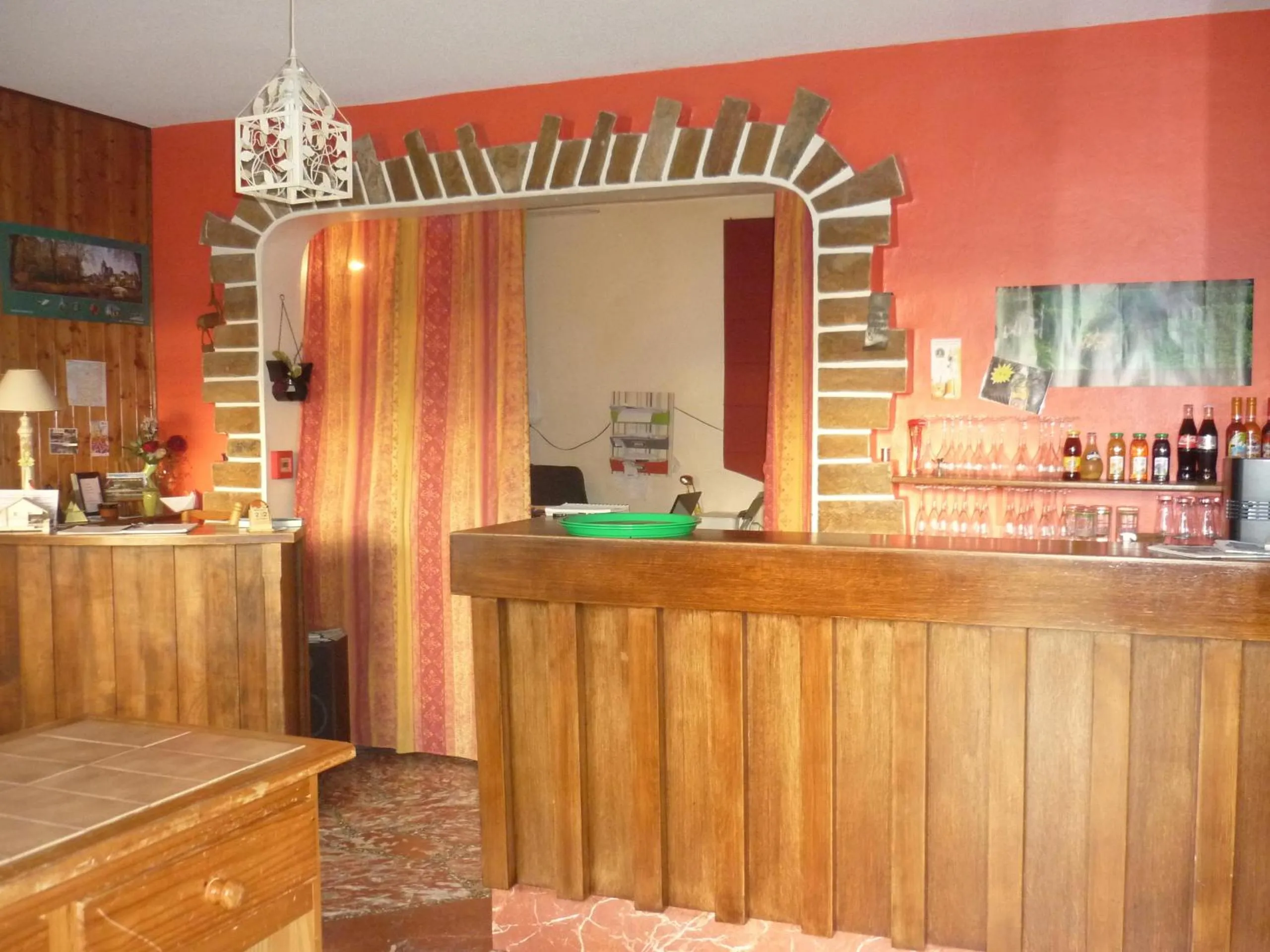 Lobby or reception in Hotel Restaurant La Chaumiere du Lac