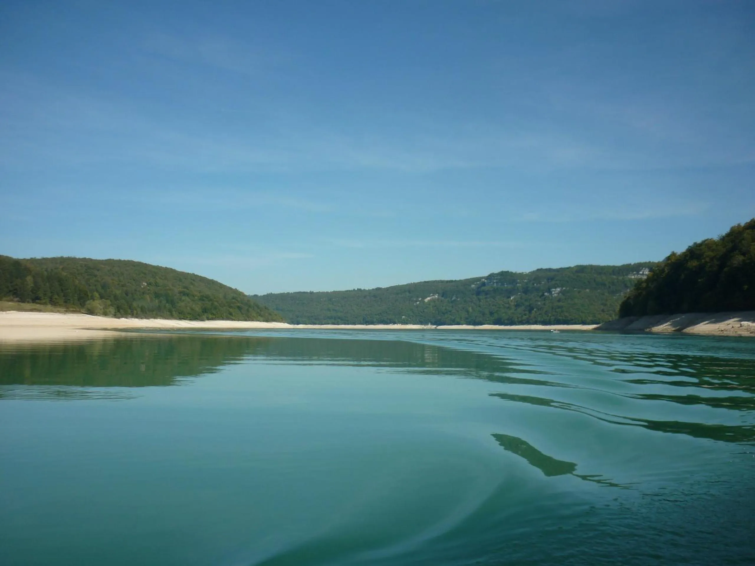 Nearby landmark in Hotel Restaurant La Chaumiere du Lac