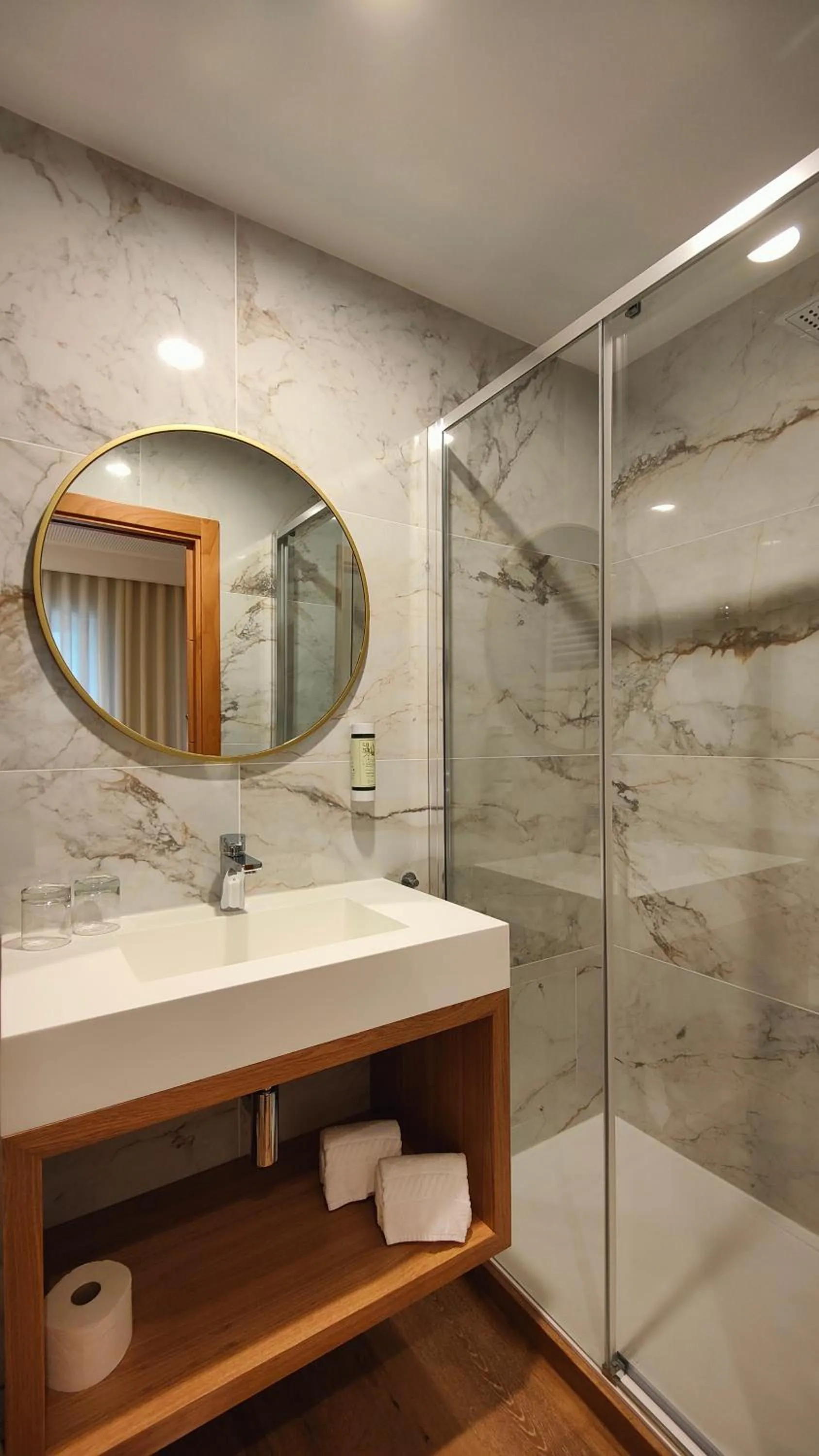 Shower in Hotel Berne