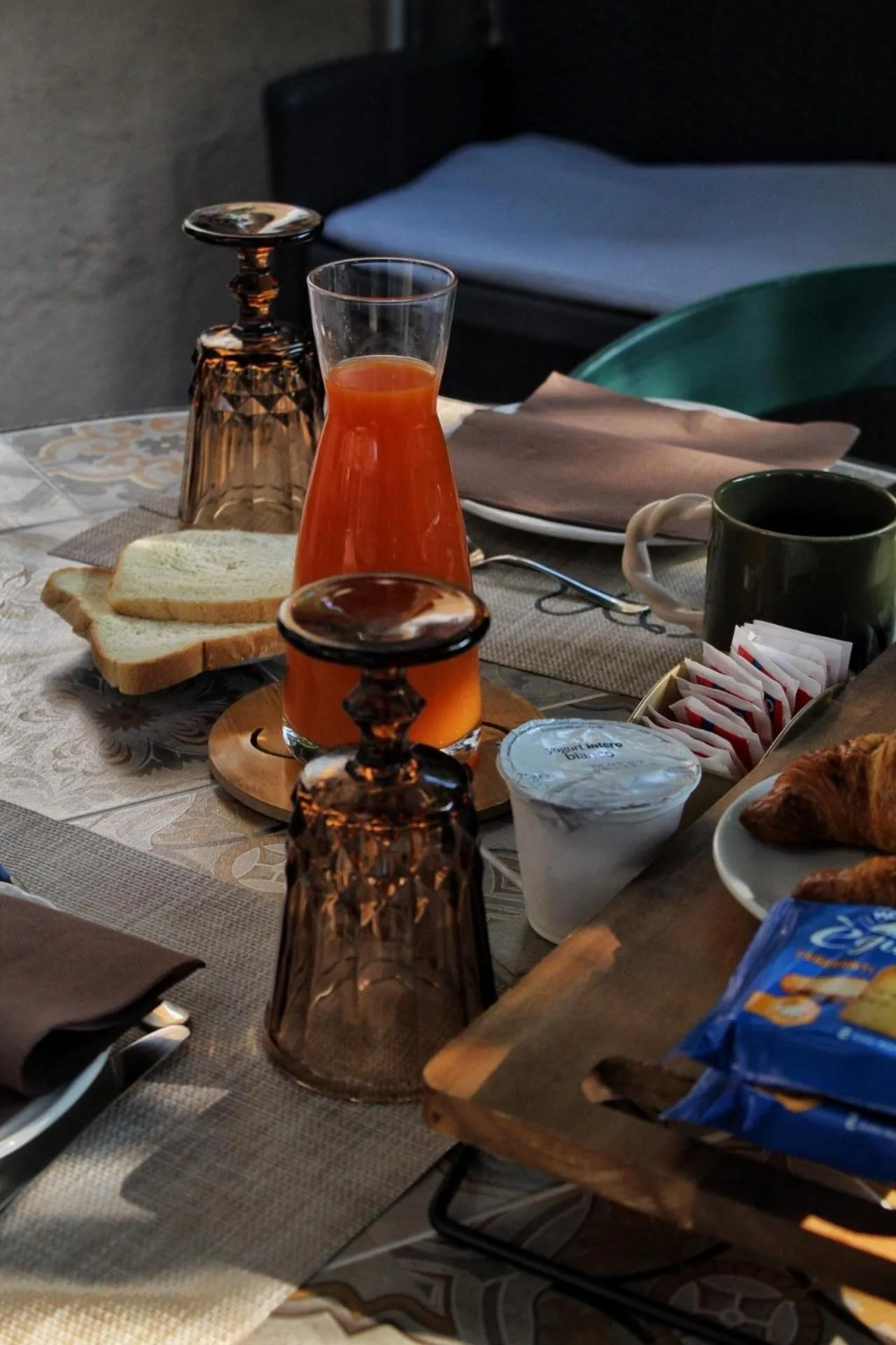 Breakfast in Baby Hotel
