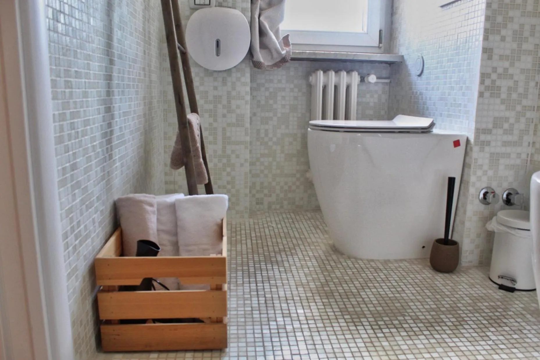 Toilet in Baby Hotel