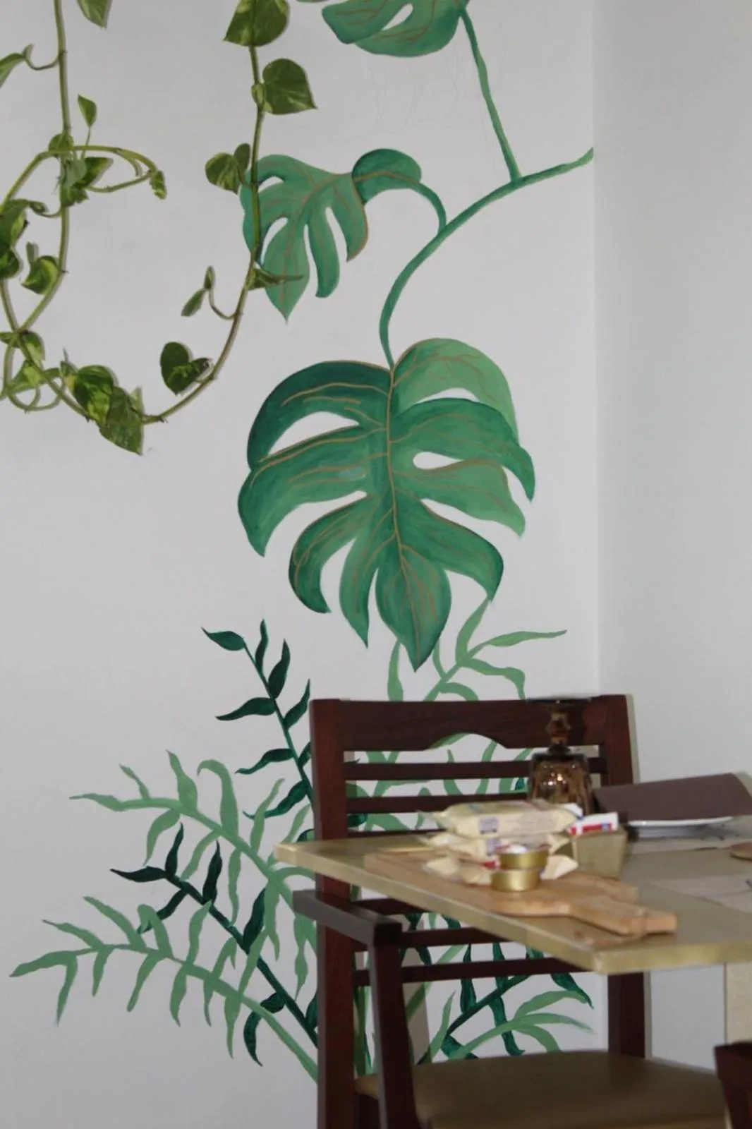 Decorative detail in Baby Hotel