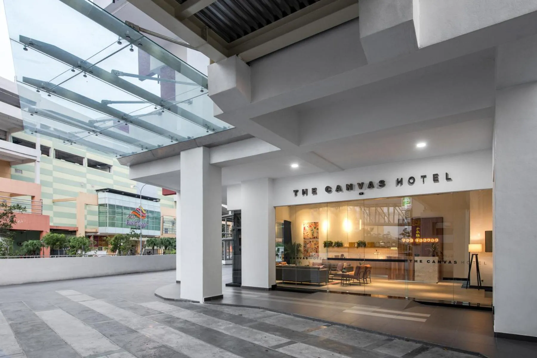 Restaurant/places to eat in The Canvas Hotel