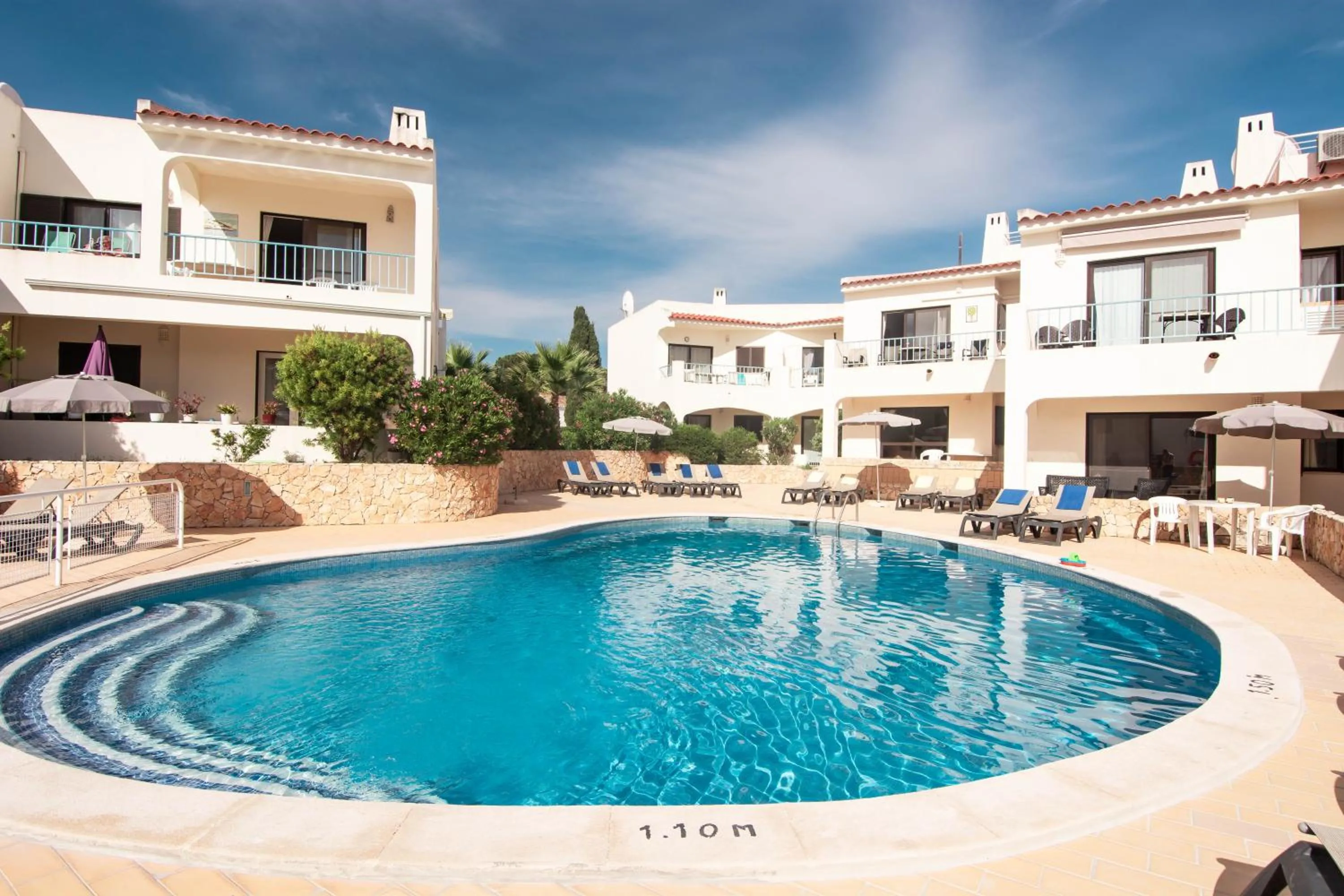 Swimming pool in Monte Dourado