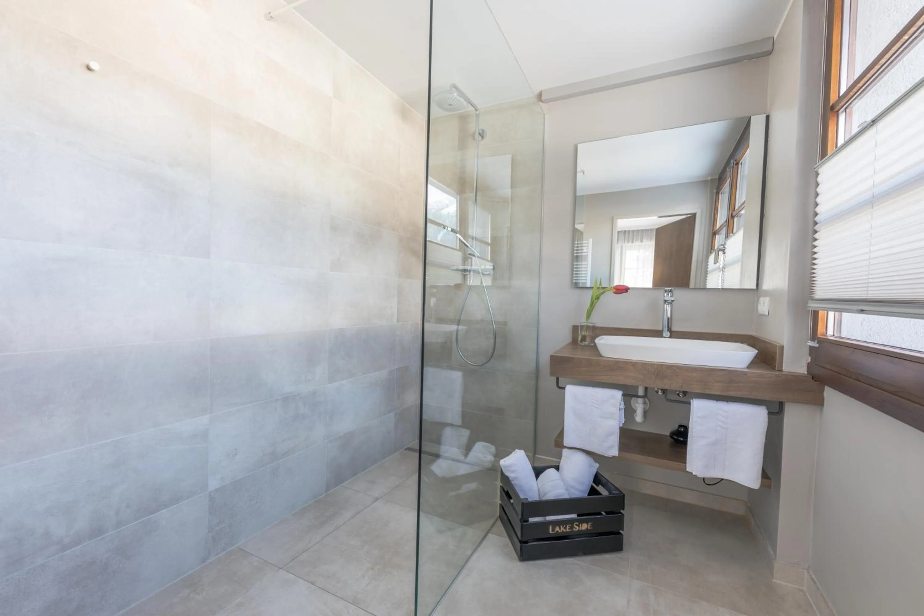 Shower in LakeSide Apartments Seefeld