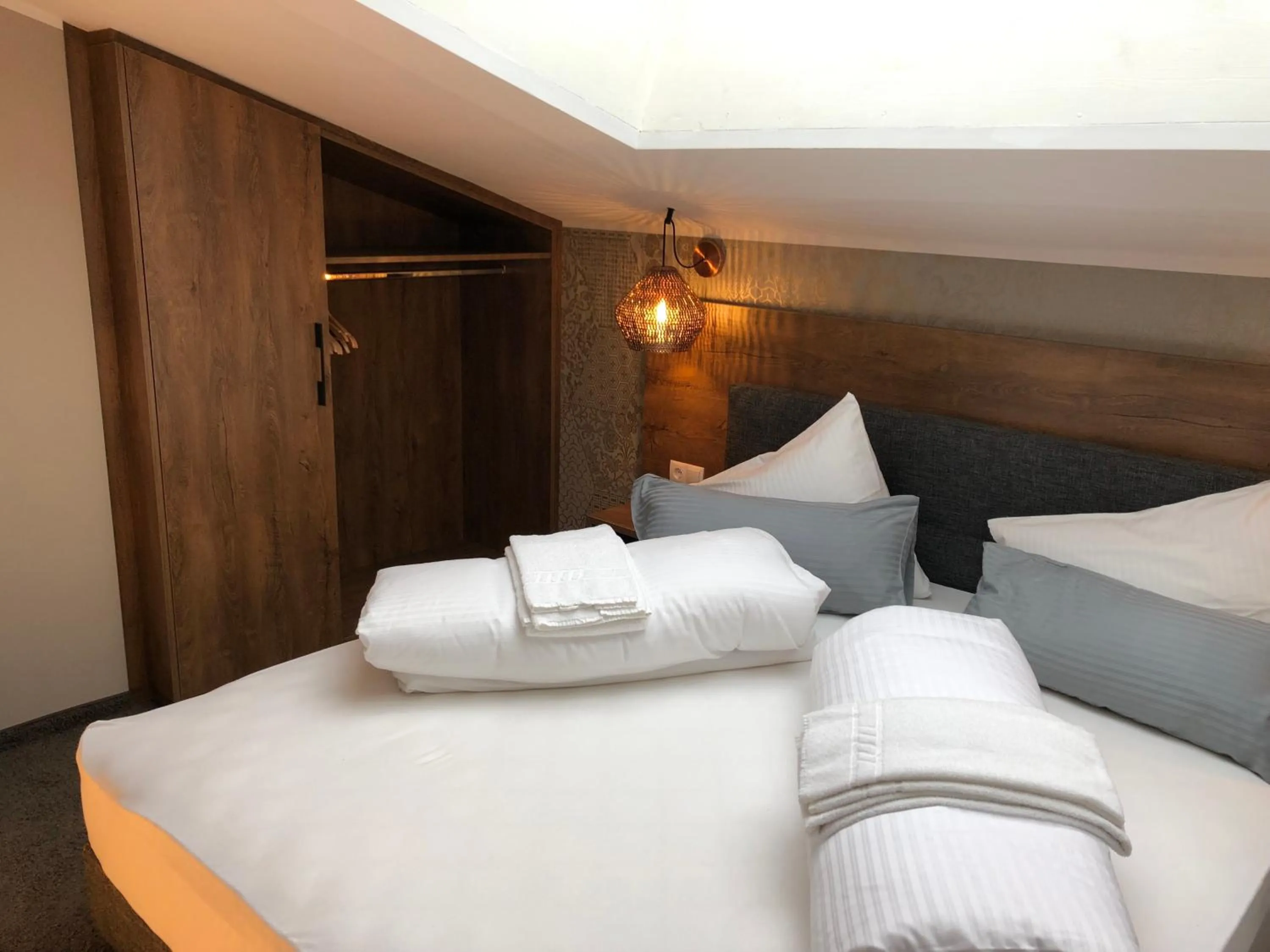 Bedroom, Bed in LakeSide Apartments Seefeld